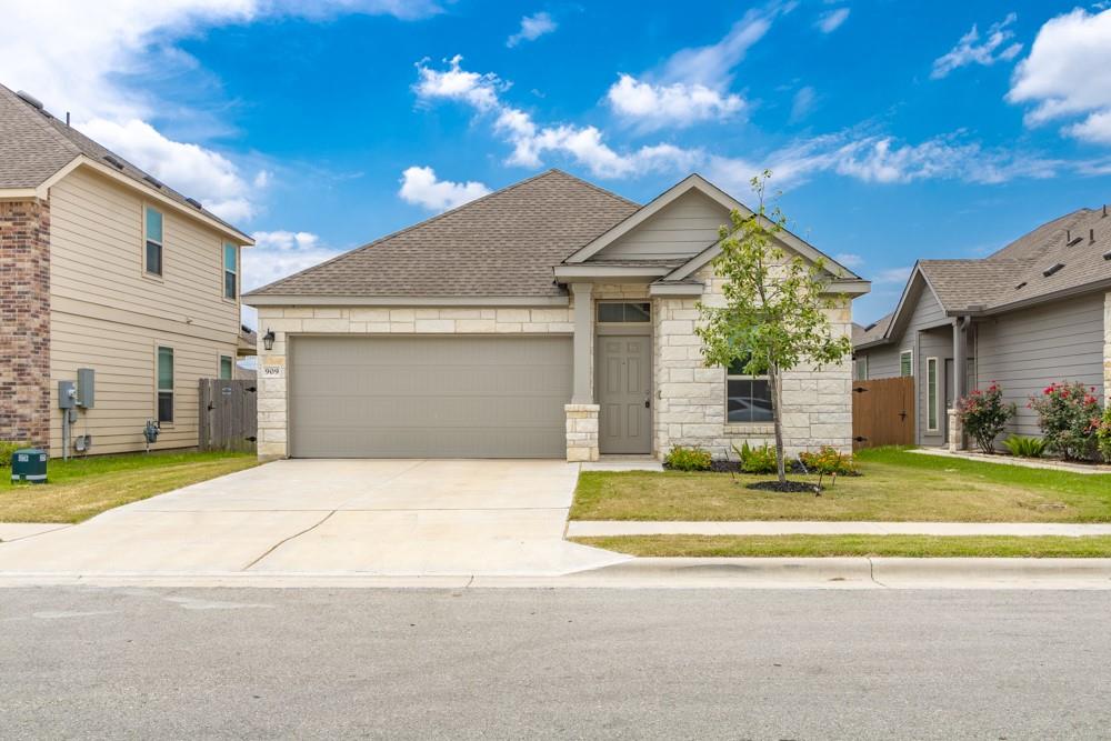 909 Durness Dr, Pflugerville, TX 78660