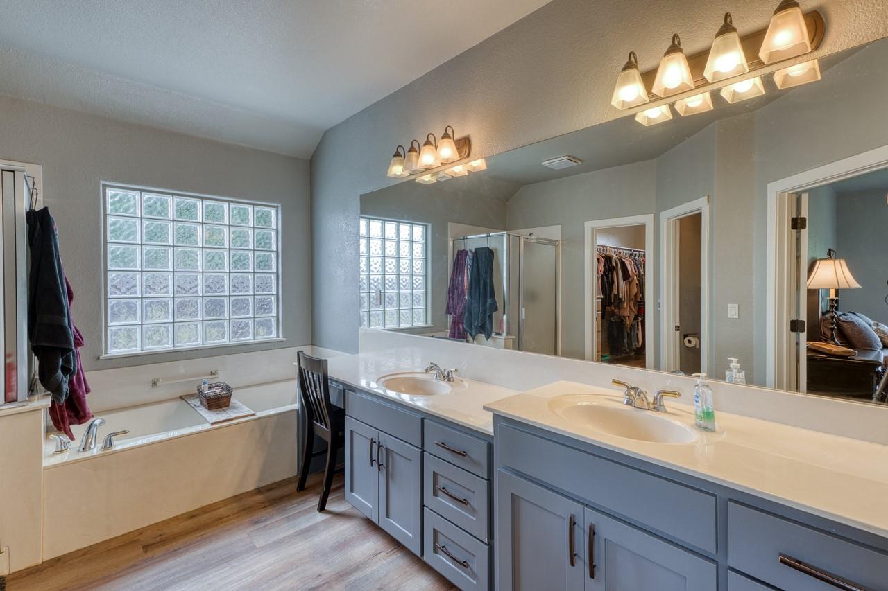 290 Turkey Run, Meadowlakes, TX 78654