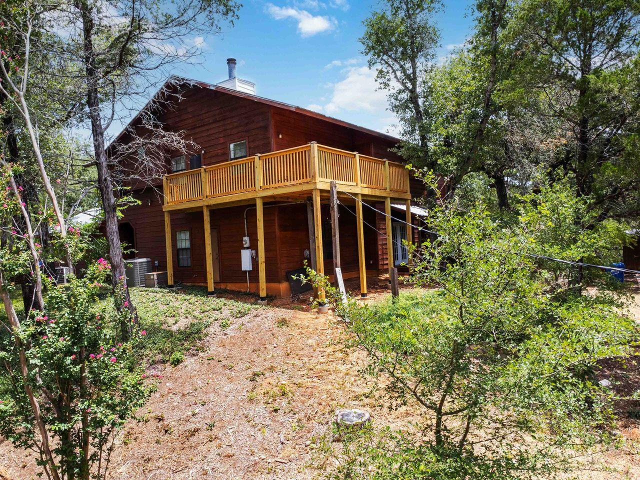 214 Laura Ln, Bastrop, TX 78602