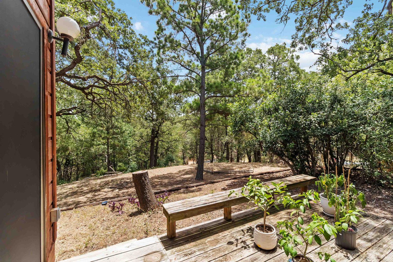 214 Laura Ln, Bastrop, TX 78602