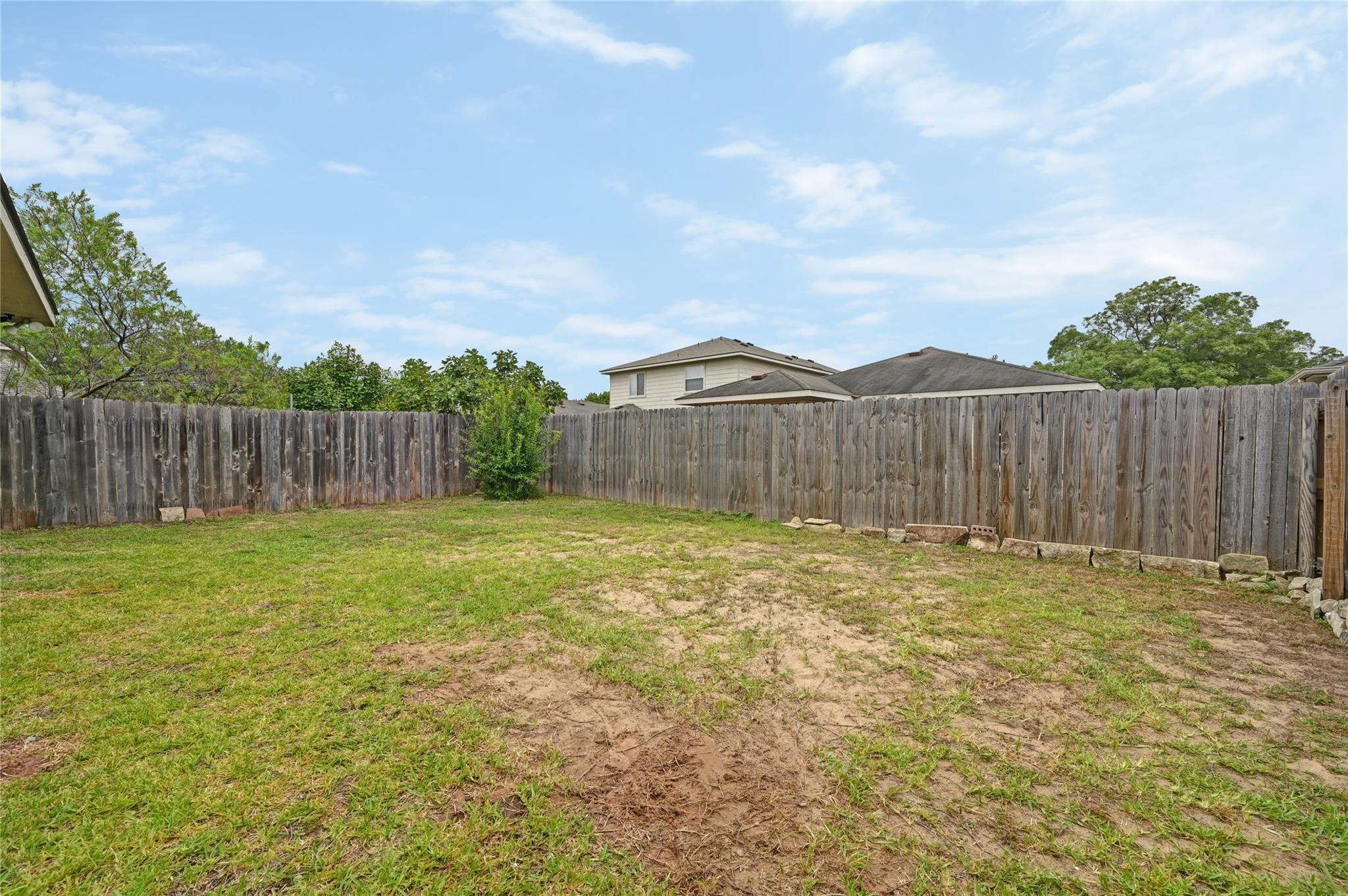 137 Hillhouse Ln, Manchaca, TX 78652