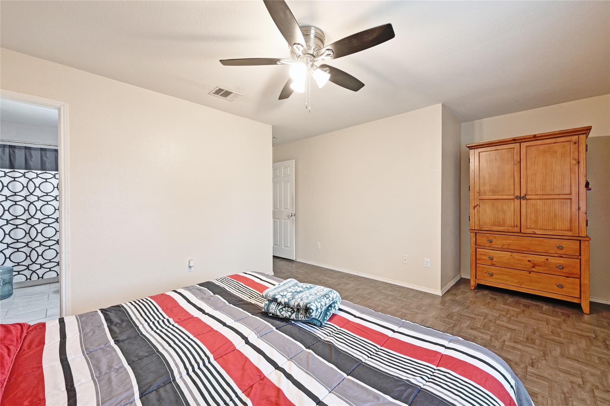 137 Hillhouse Ln, Manchaca, TX 78652