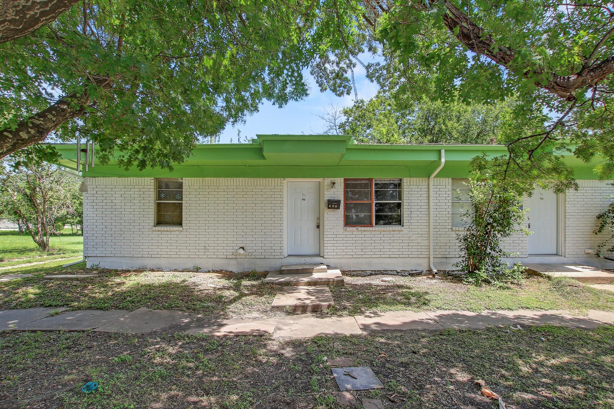 401 Branch St, Taylor, TX 76574