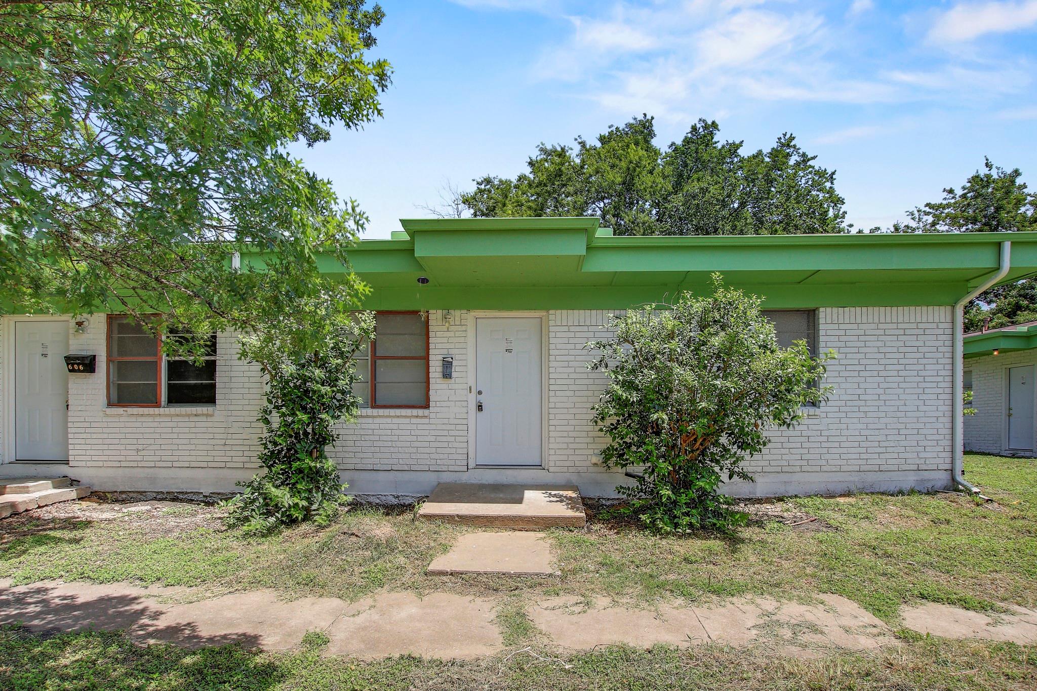 401 Branch St, Taylor, TX 76574