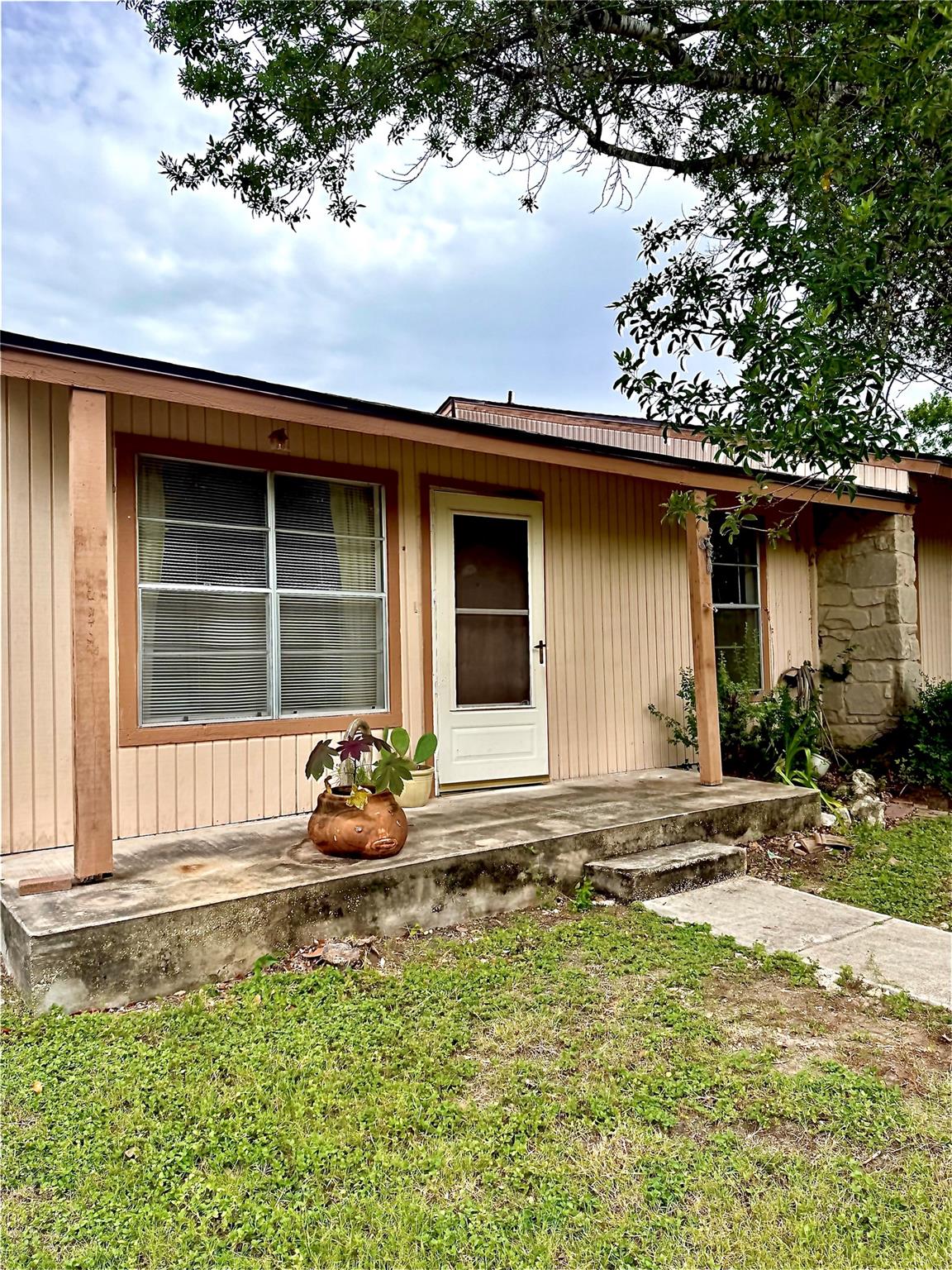 1051 Country Club Dr # 19, Seguin, TX 78155