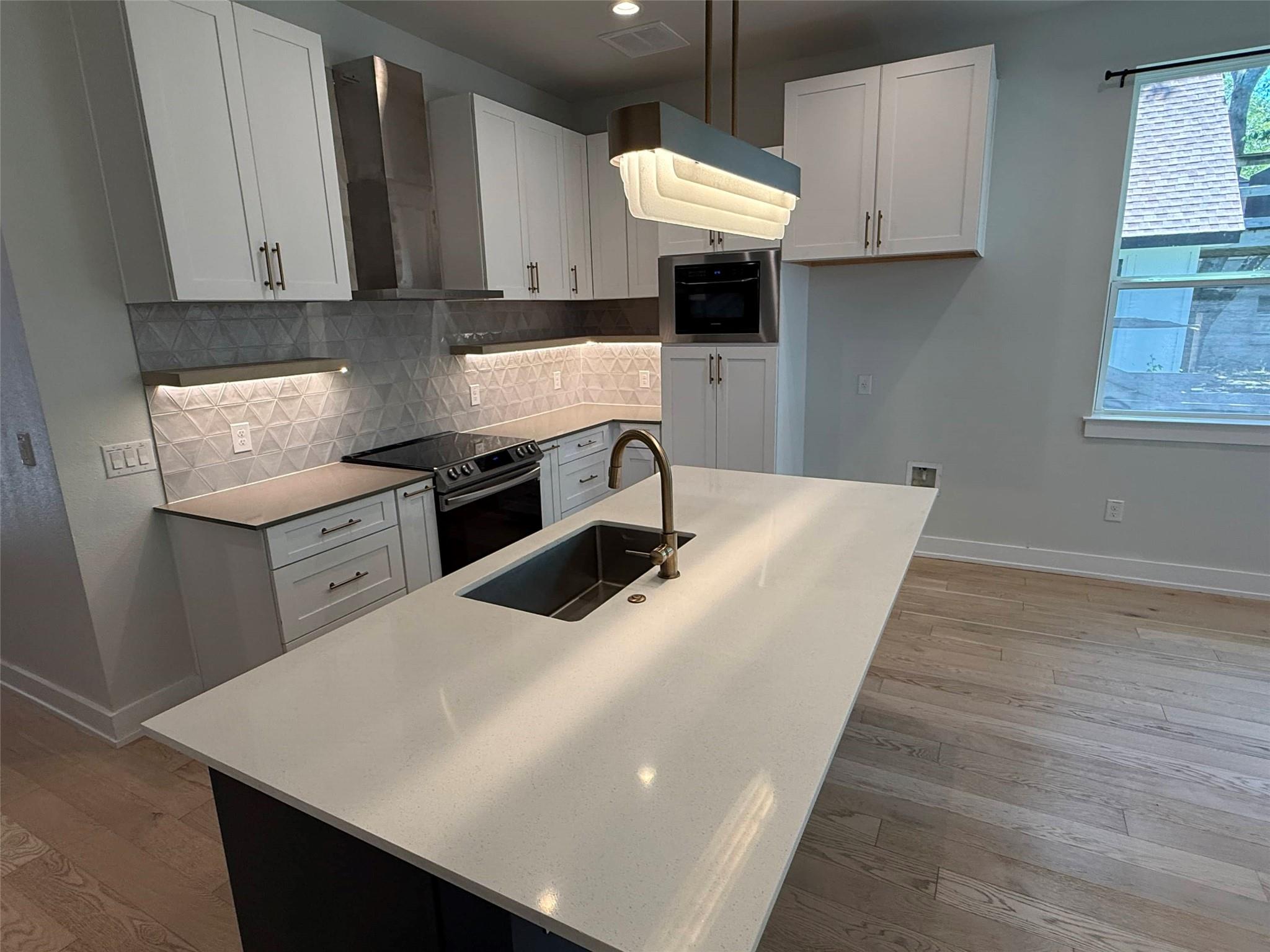 3509 Oak Springs Dr # A, Austin, TX 78721