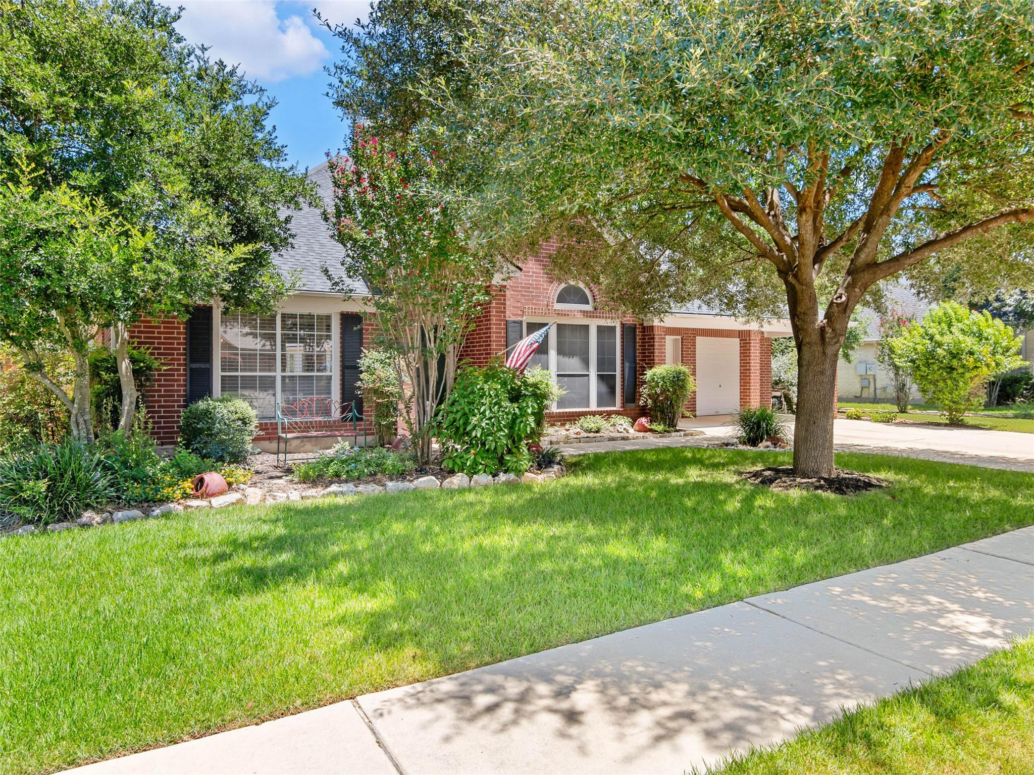 1738 Oak Forest Dr, New Braunfels, TX 78132