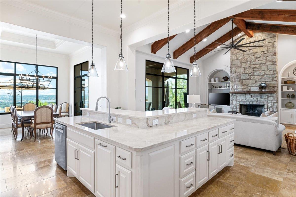 1116 Watercliffe Dr, Lago Vista, TX 78645