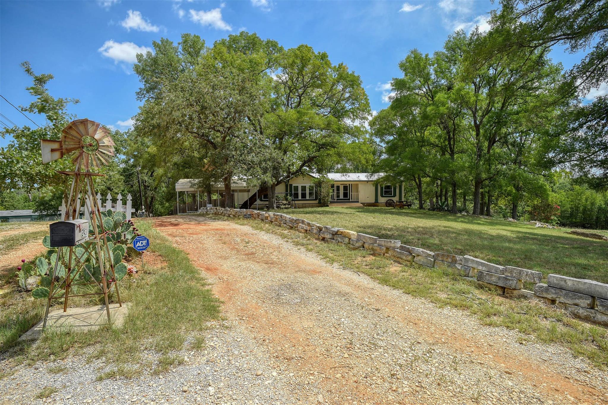 243 Piney Ridge Dr, Bastrop, TX 78602