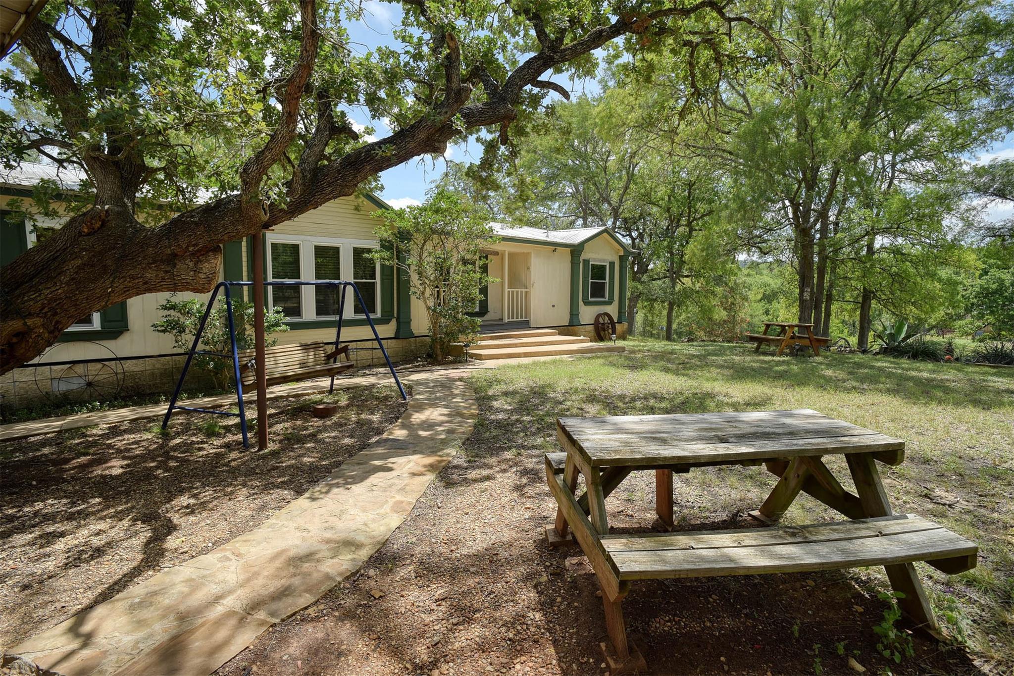 243 Piney Ridge Dr, Bastrop, TX 78602