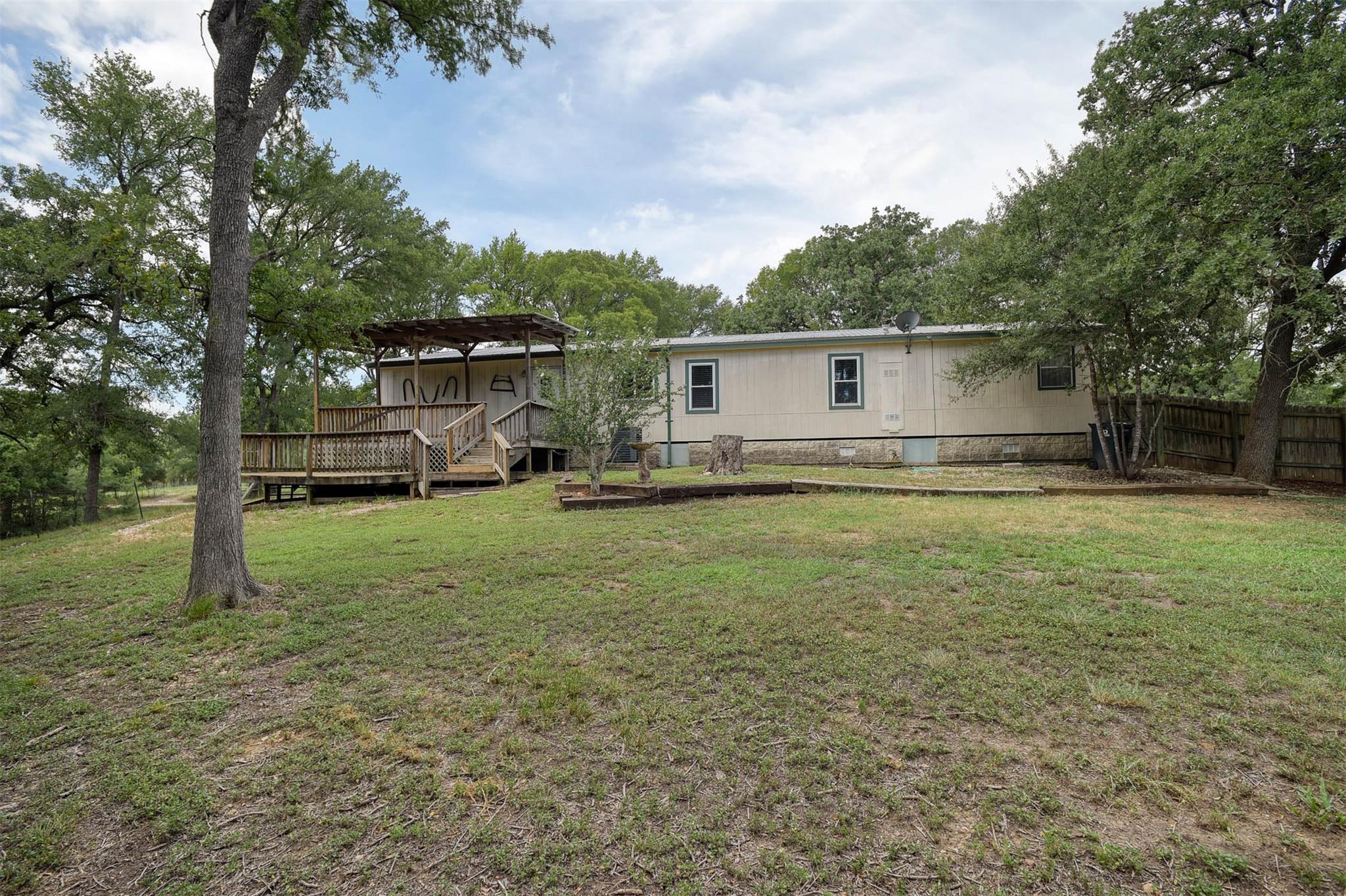 243 Piney Ridge Dr, Bastrop, TX 78602