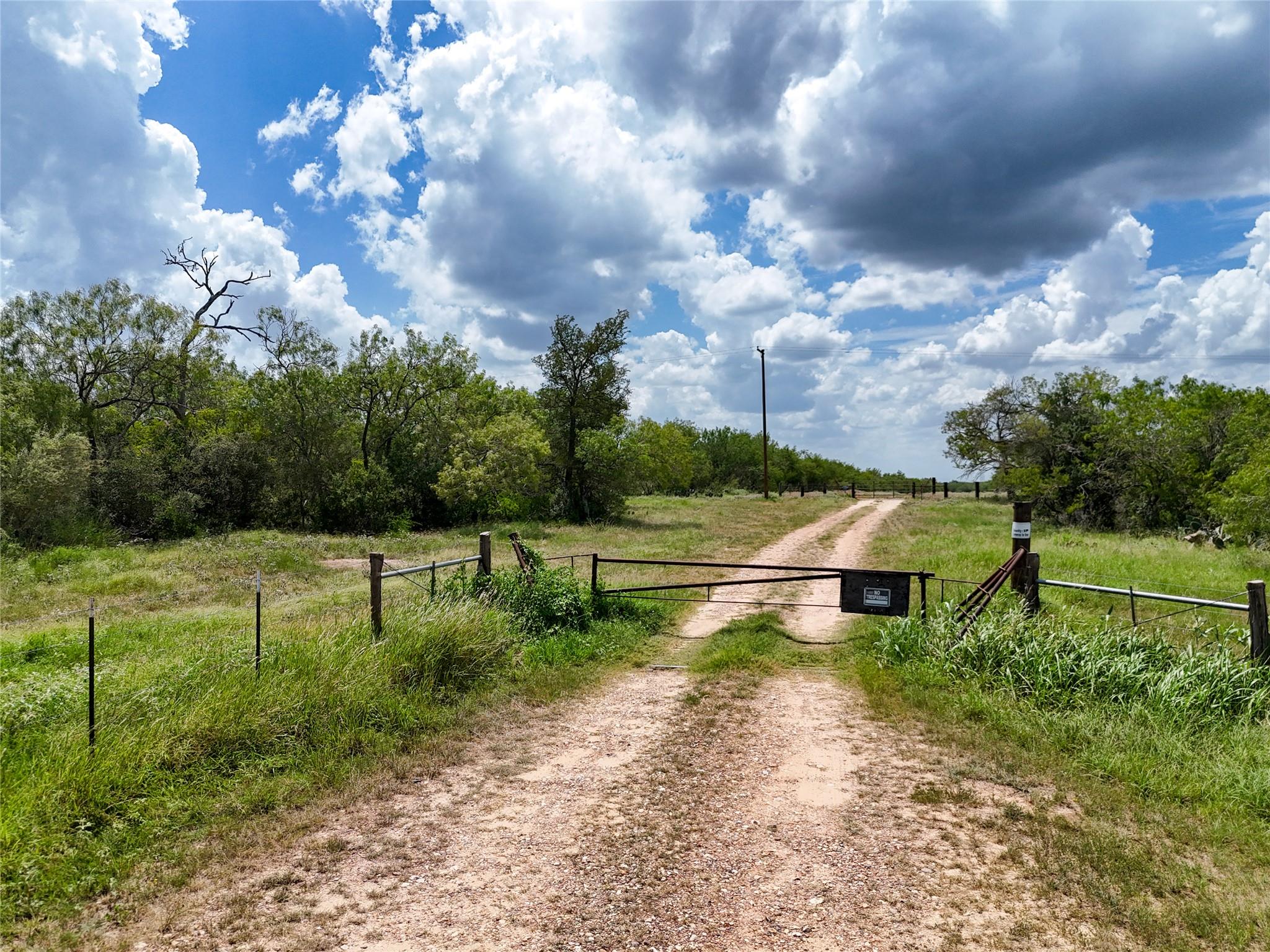 TBD County Road 211, Smiley, TX 78159
