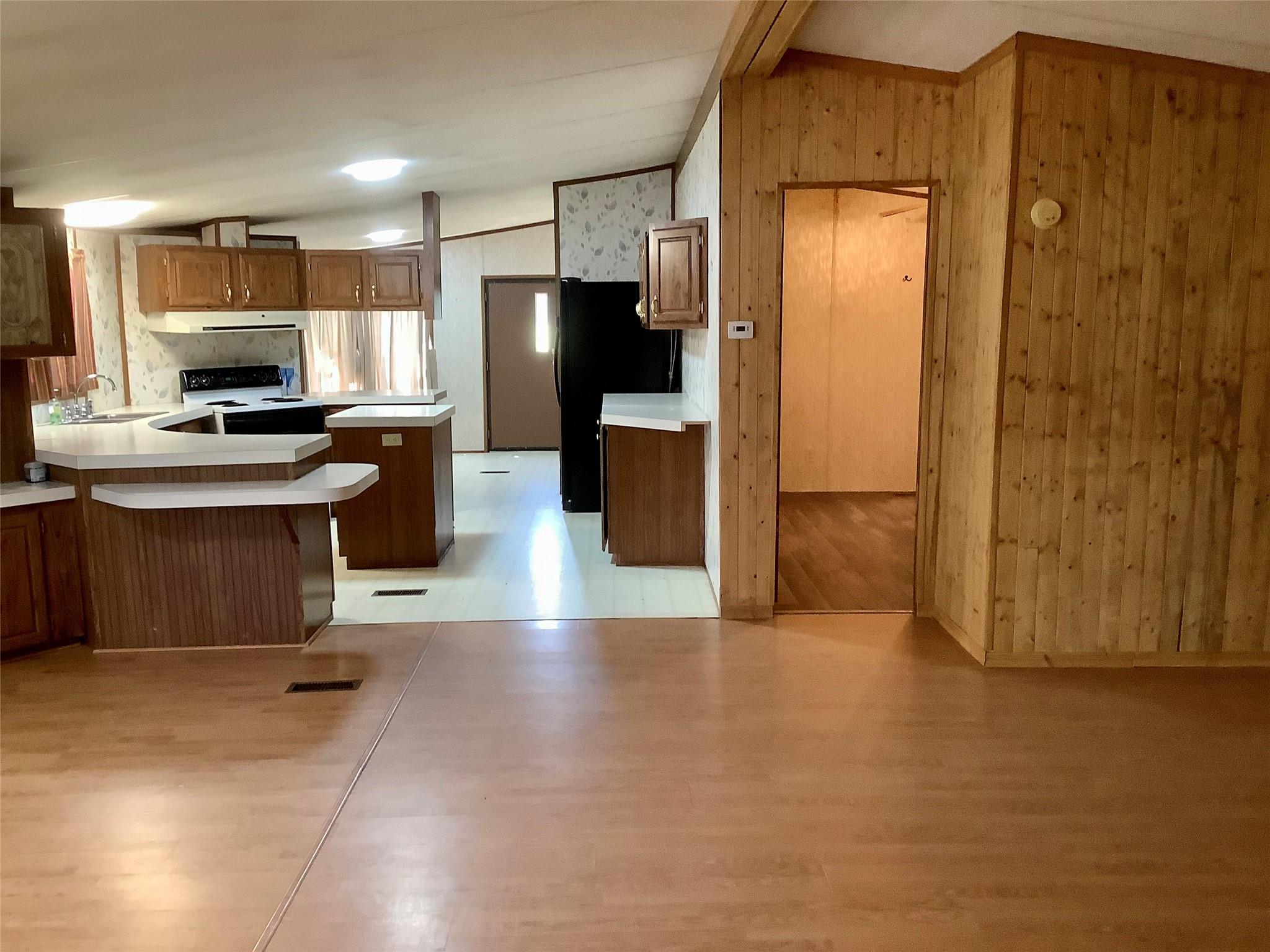 910 Antioch Rd, Paige, TX 78659