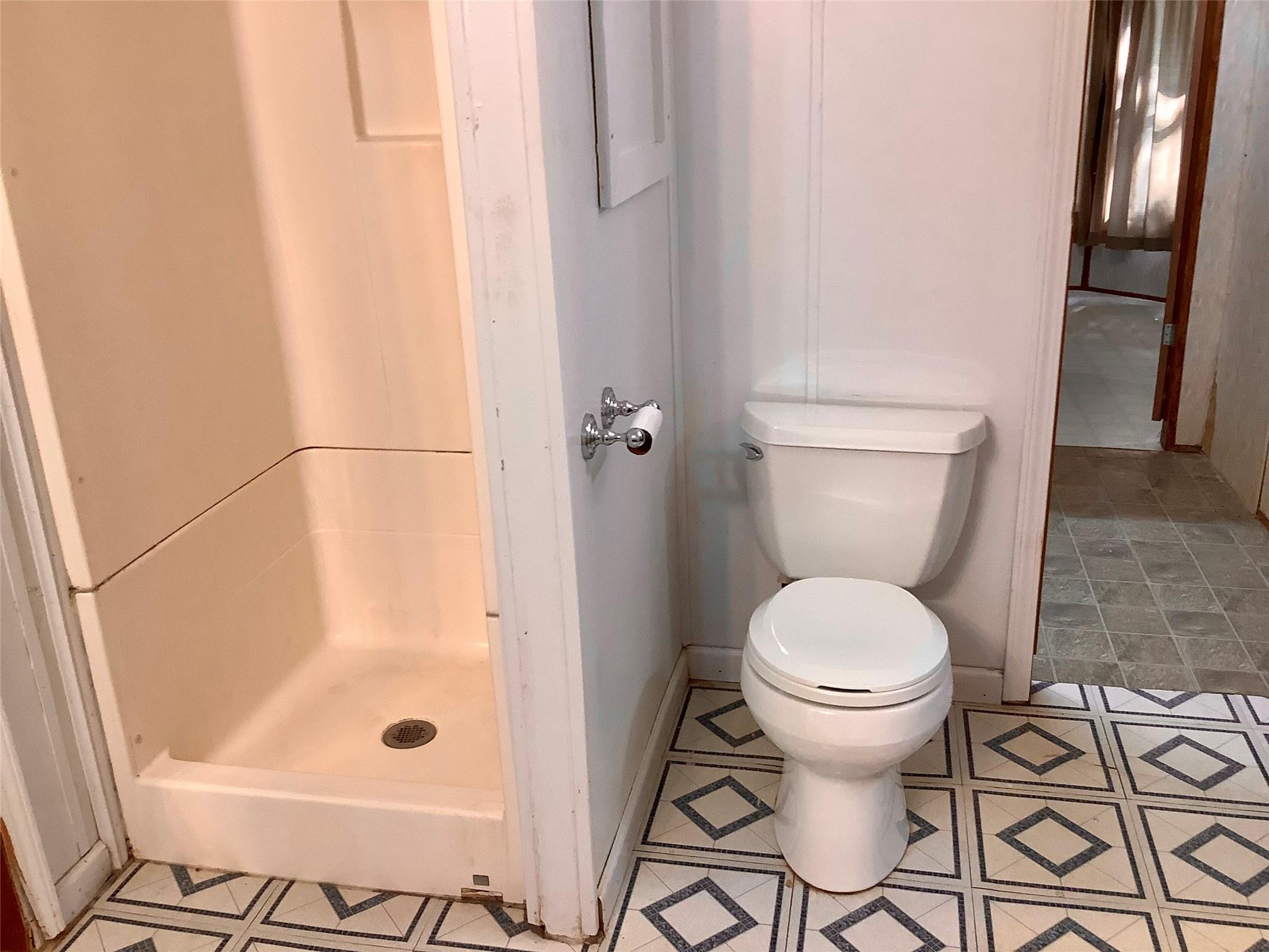 910 Antioch Rd, Paige, TX 78659