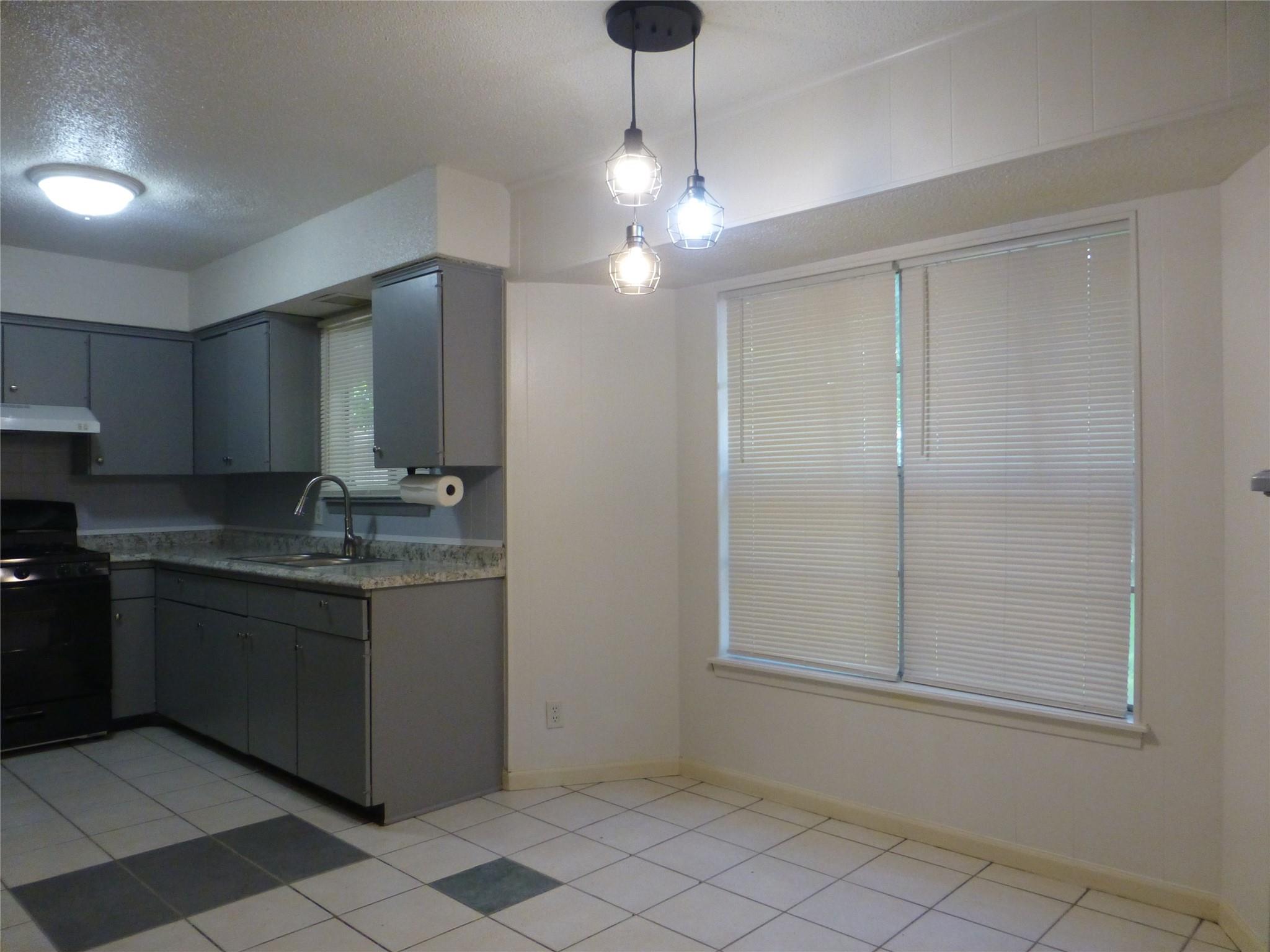 1708 Raven Dr, Austin, TX 78752