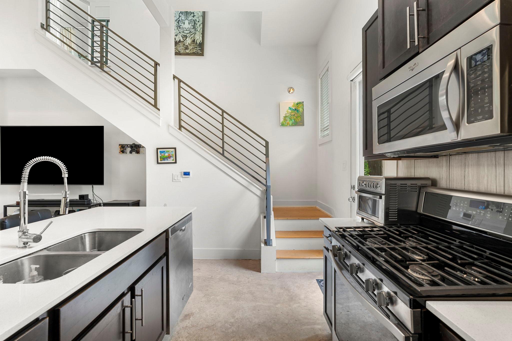 1602 Chestnut Ave # B, Austin, TX 78702