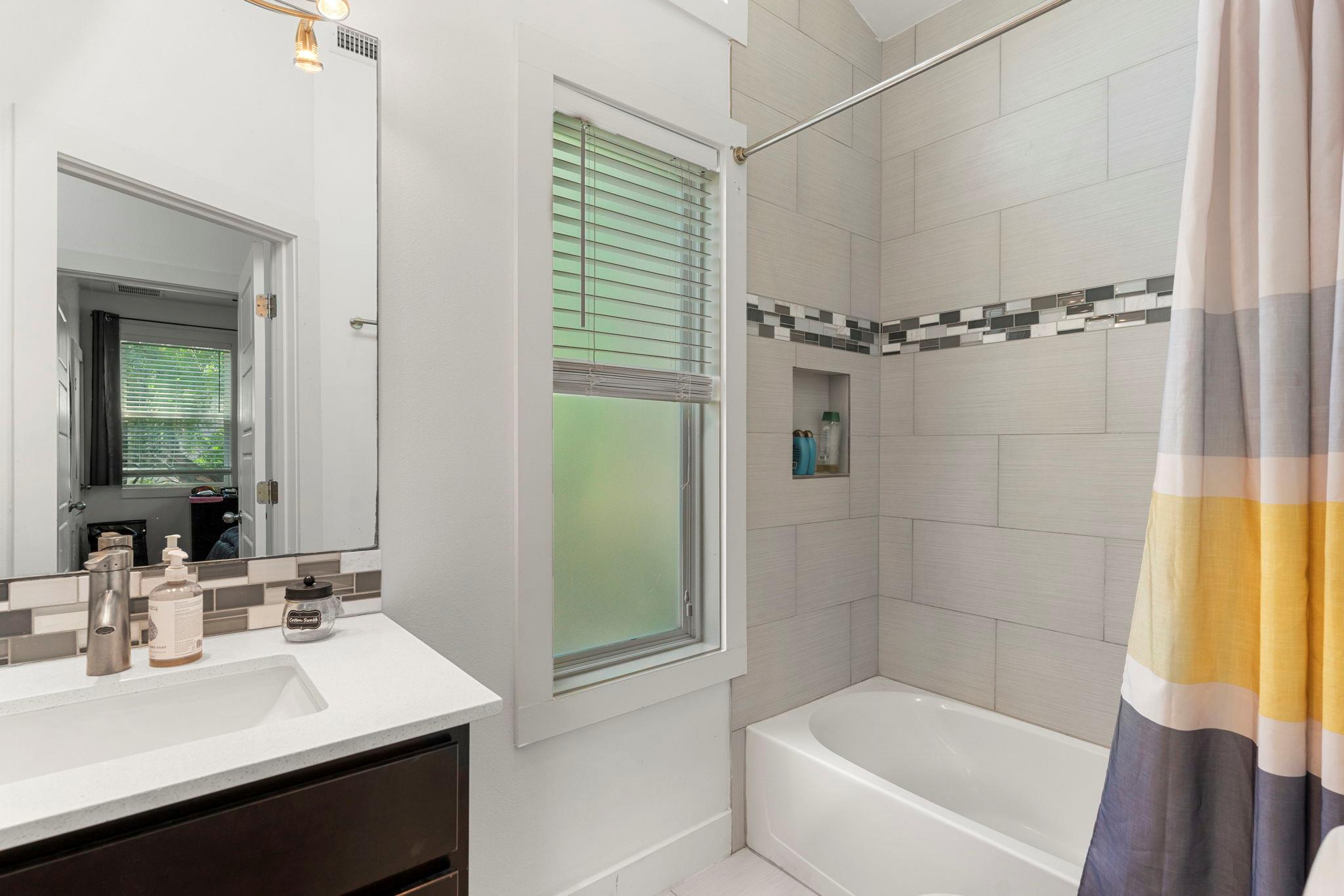 1602 Chestnut Ave # B, Austin, TX 78702
