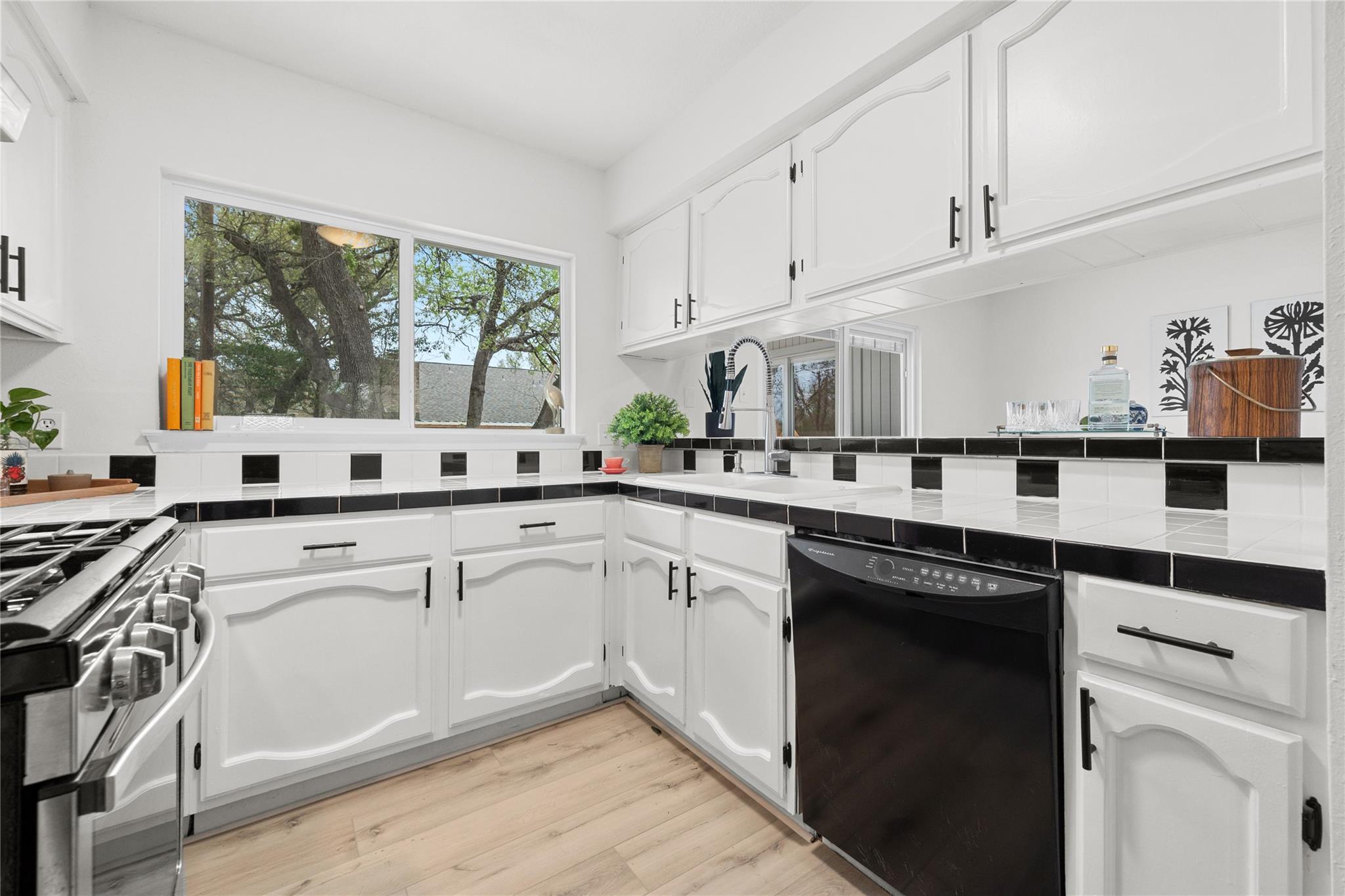 12113 Grey Rock Ln, Austin, TX 78750