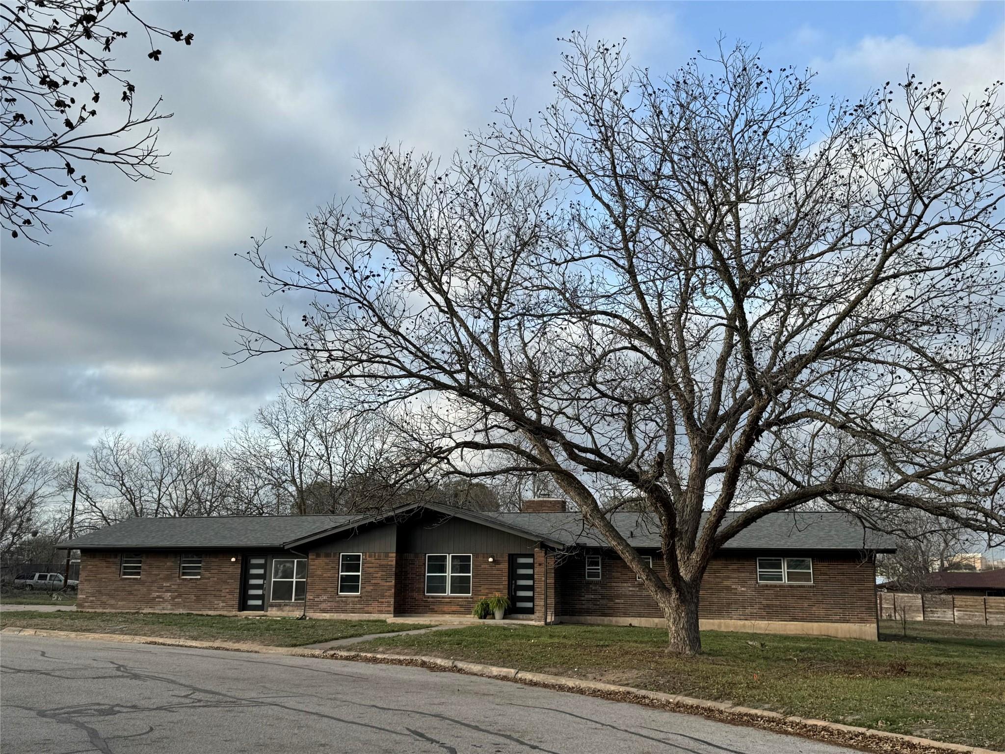 200 Corder Ln, Burnet, TX 78611