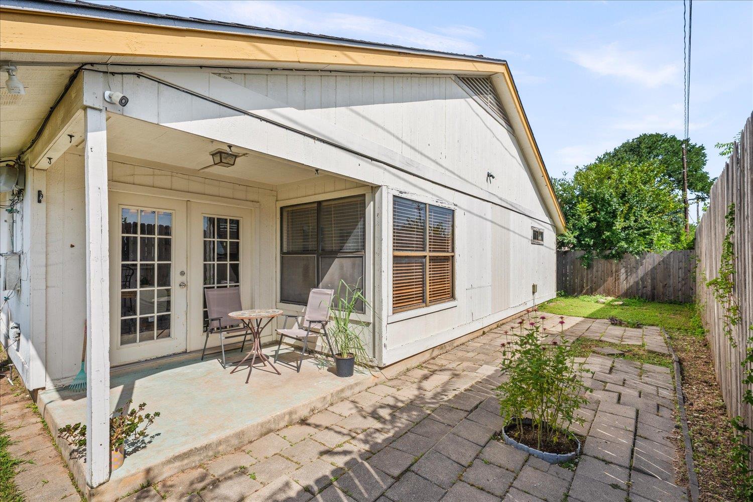 1204 Peachtree Valley Dr, Round Rock, TX 78681