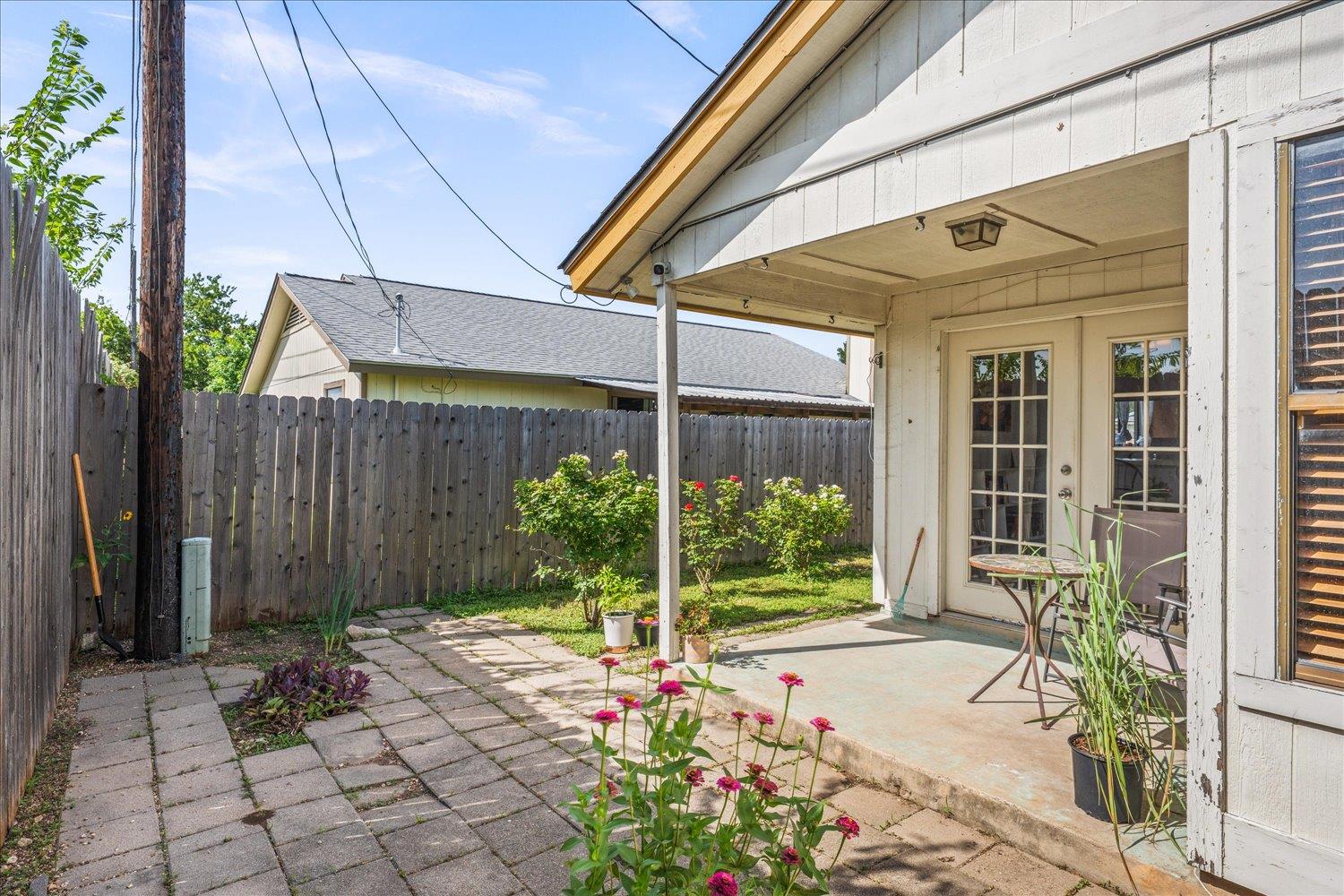 1204 Peachtree Valley Dr, Round Rock, TX 78681