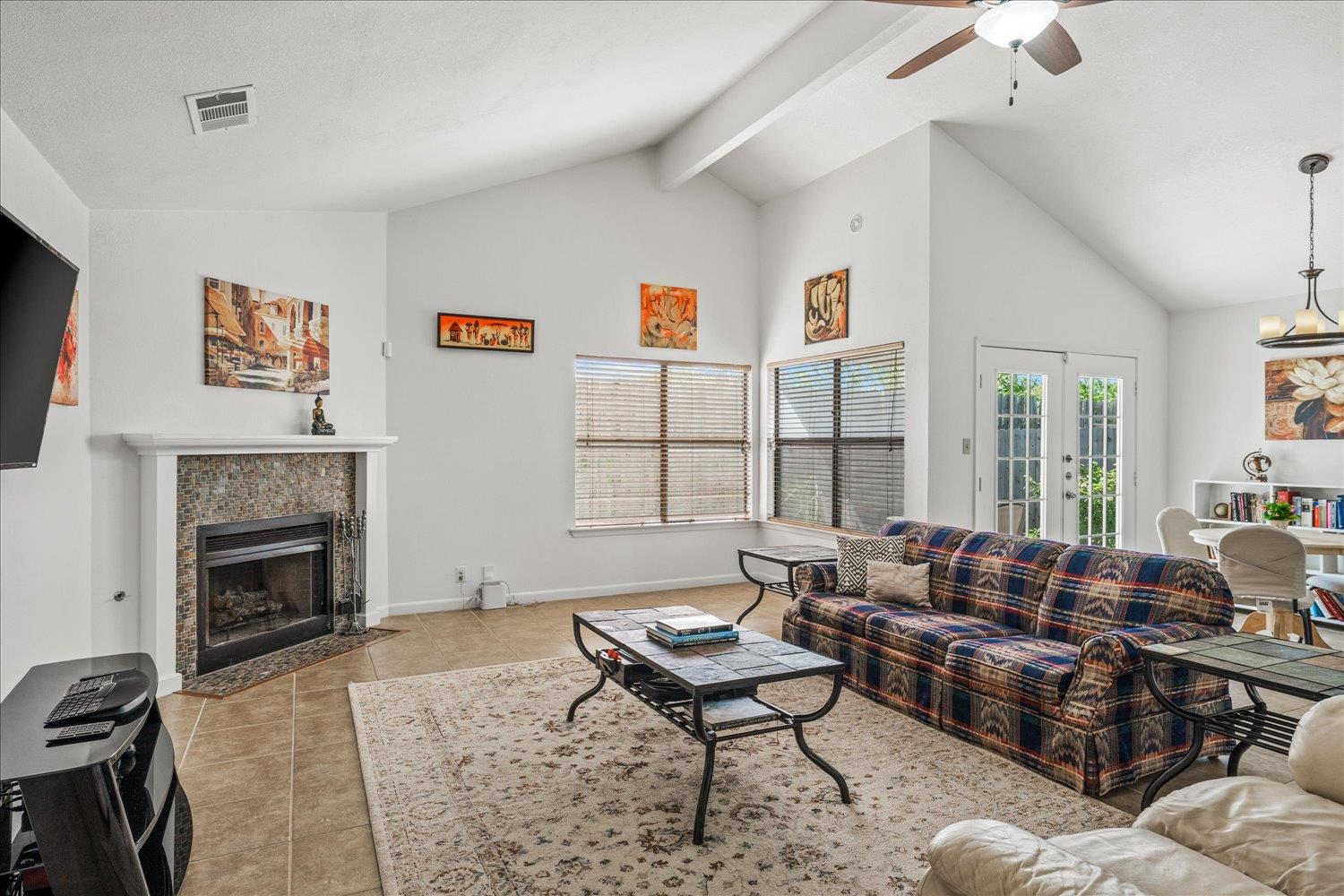 1204 Peachtree Valley Dr, Round Rock, TX 78681