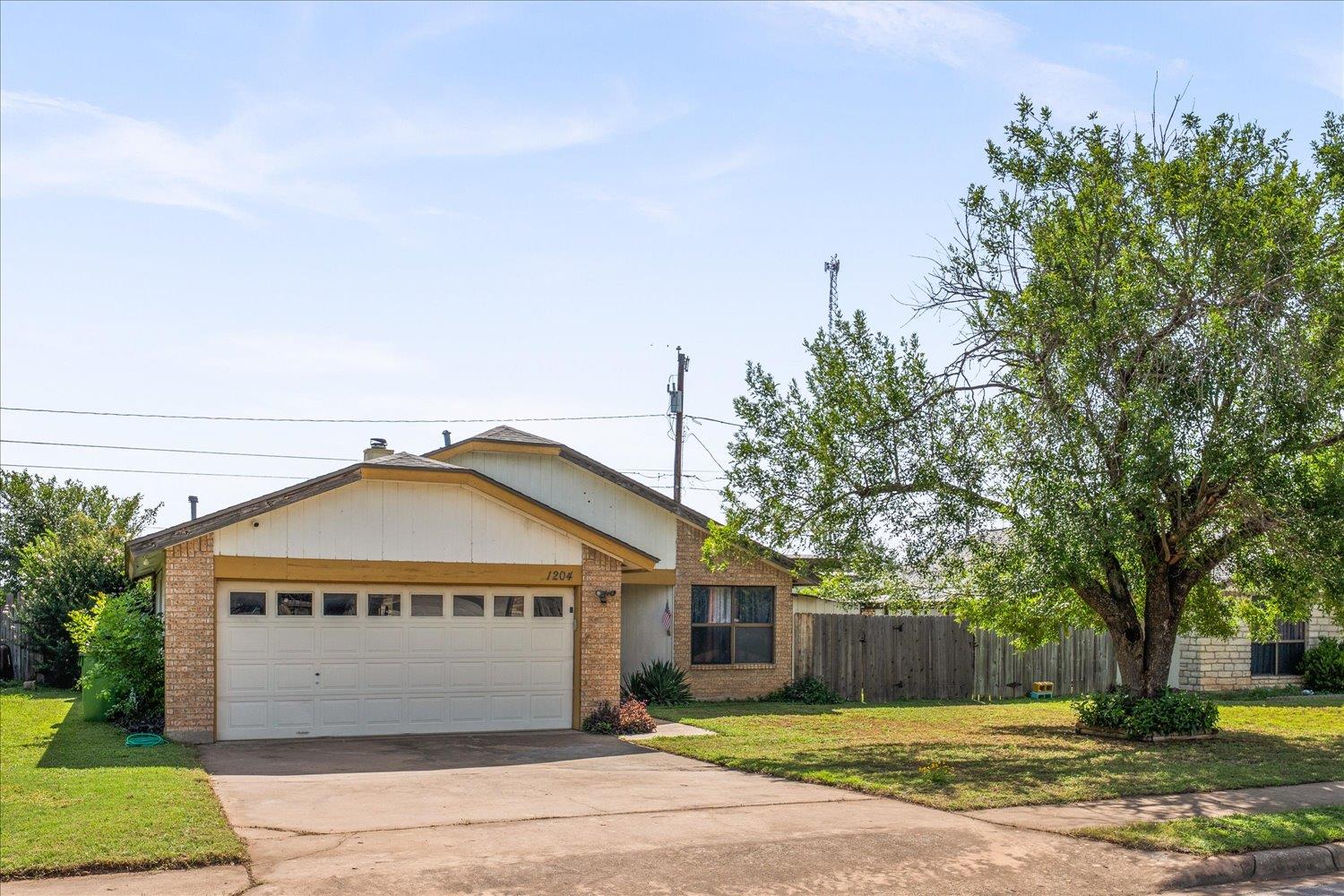 1204 Peachtree Valley Dr, Round Rock, TX 78681