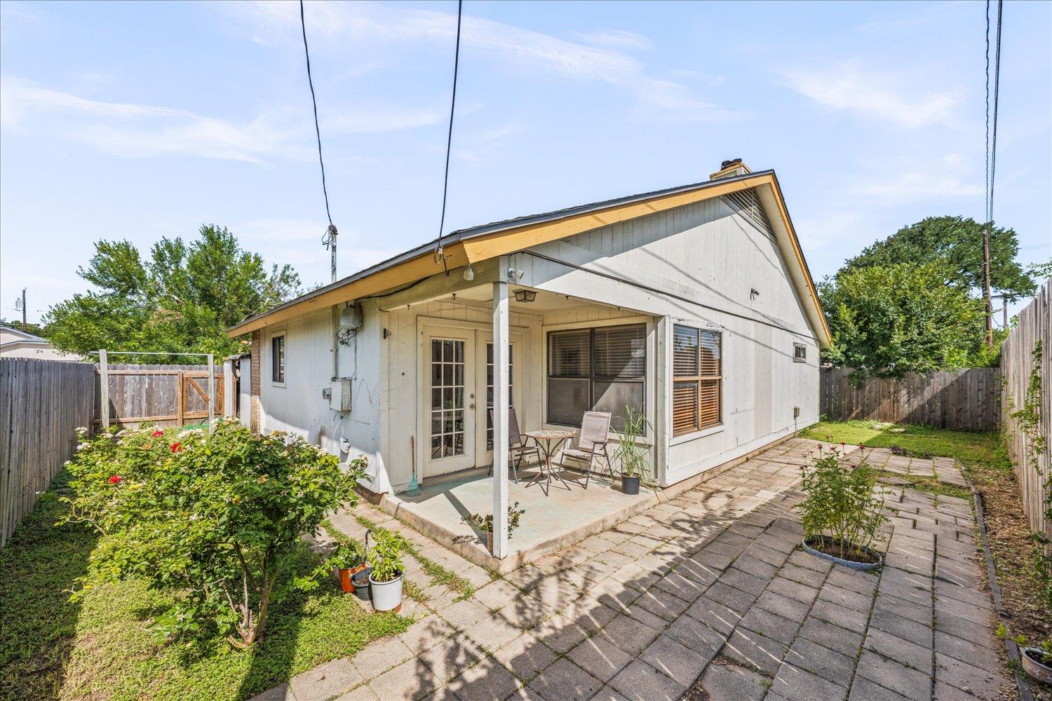 1204 Peachtree Valley Dr, Round Rock, TX 78681