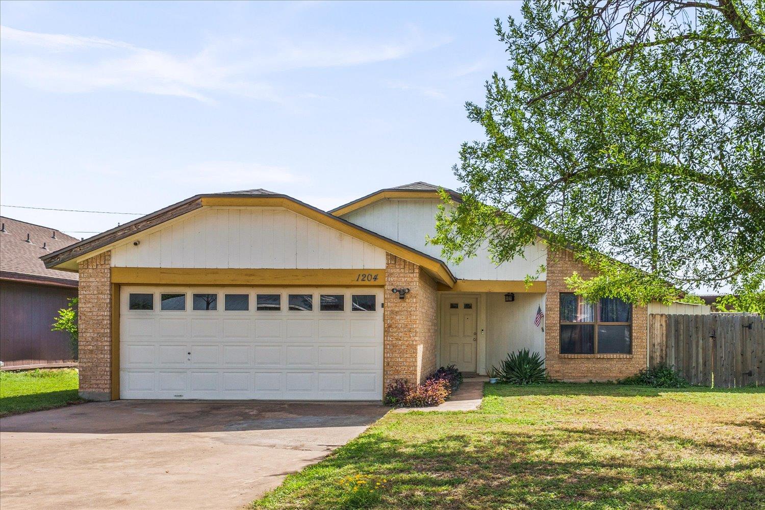 1204 Peachtree Valley Dr, Round Rock, TX 78681