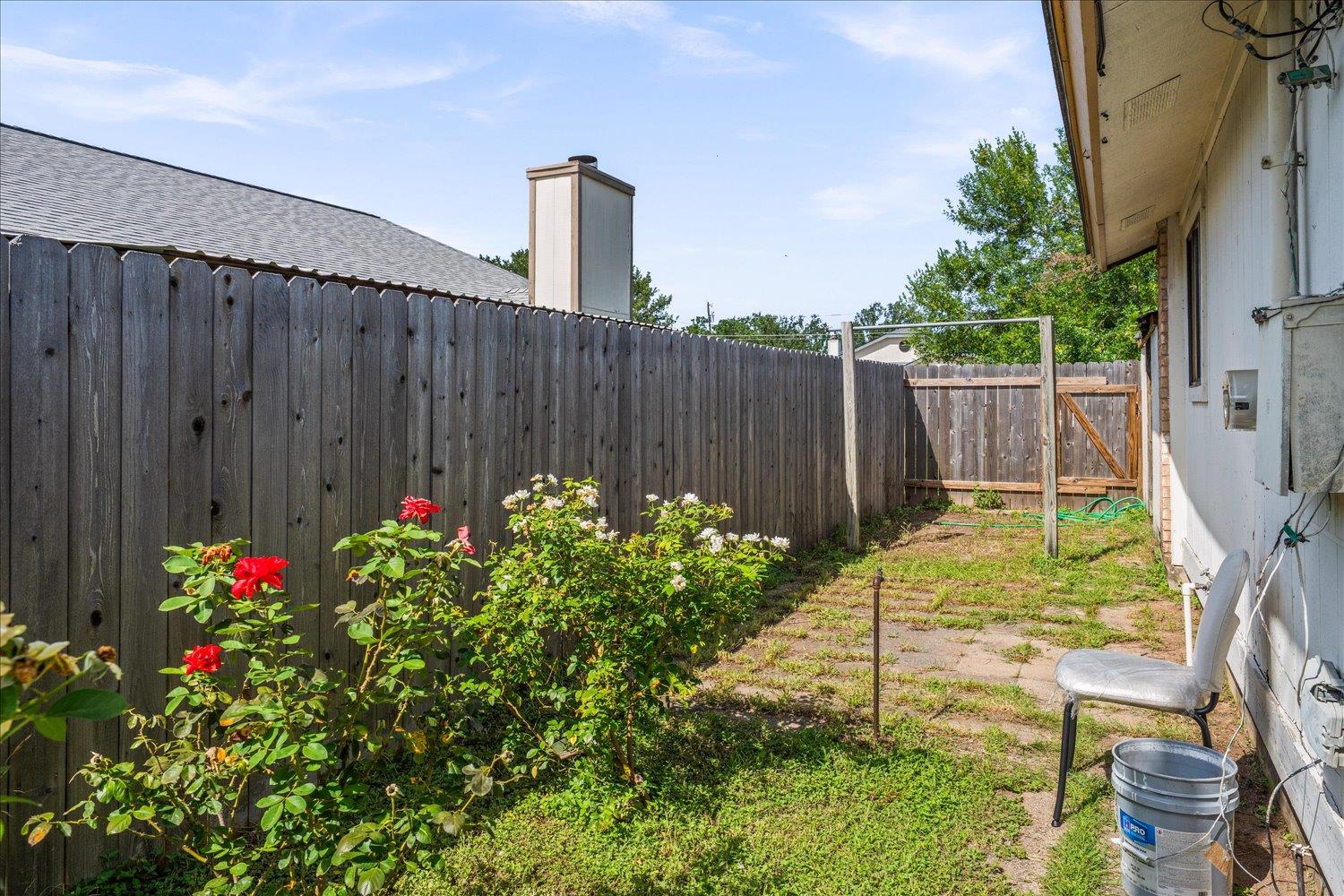 1204 Peachtree Valley Dr, Round Rock, TX 78681