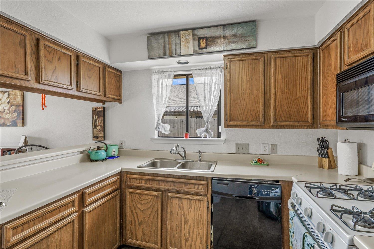 1204 Peachtree Valley Dr, Round Rock, TX 78681