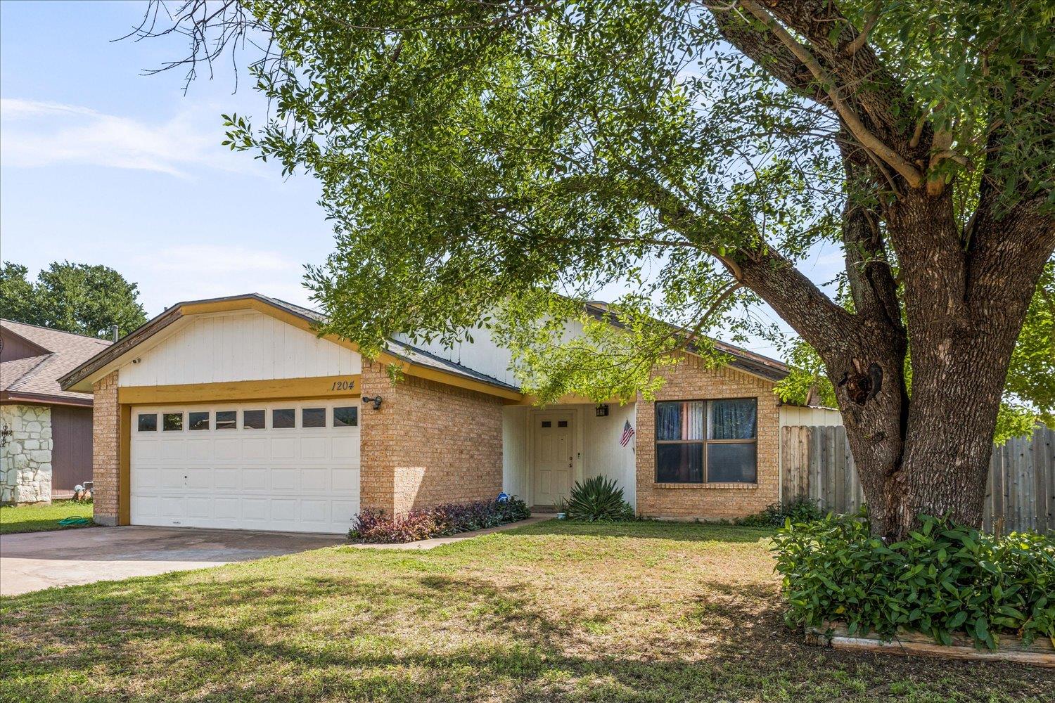 1204 Peachtree Valley Dr, Round Rock, TX 78681