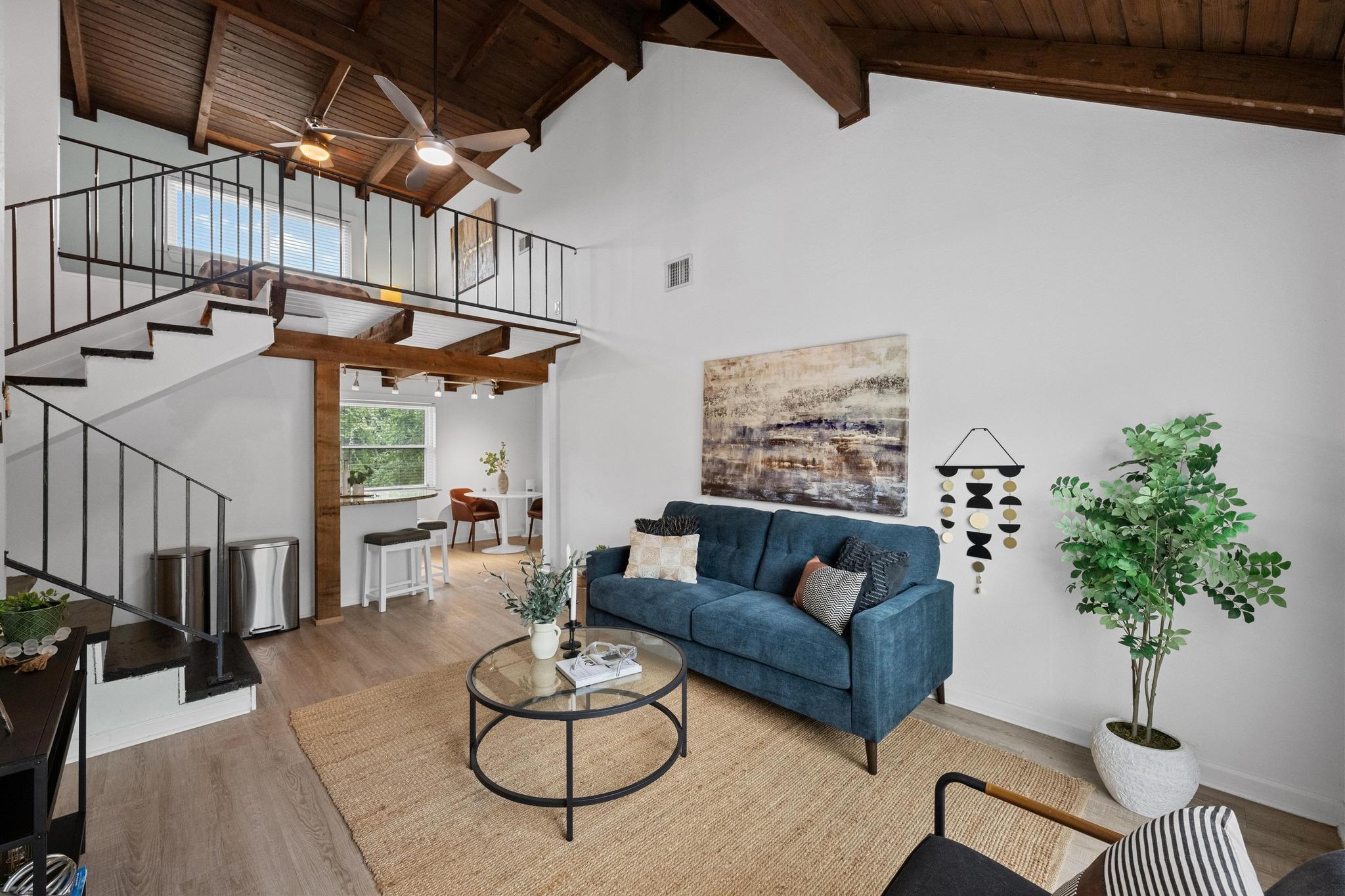 743 E Oltorf St # 203, Austin, TX 78704