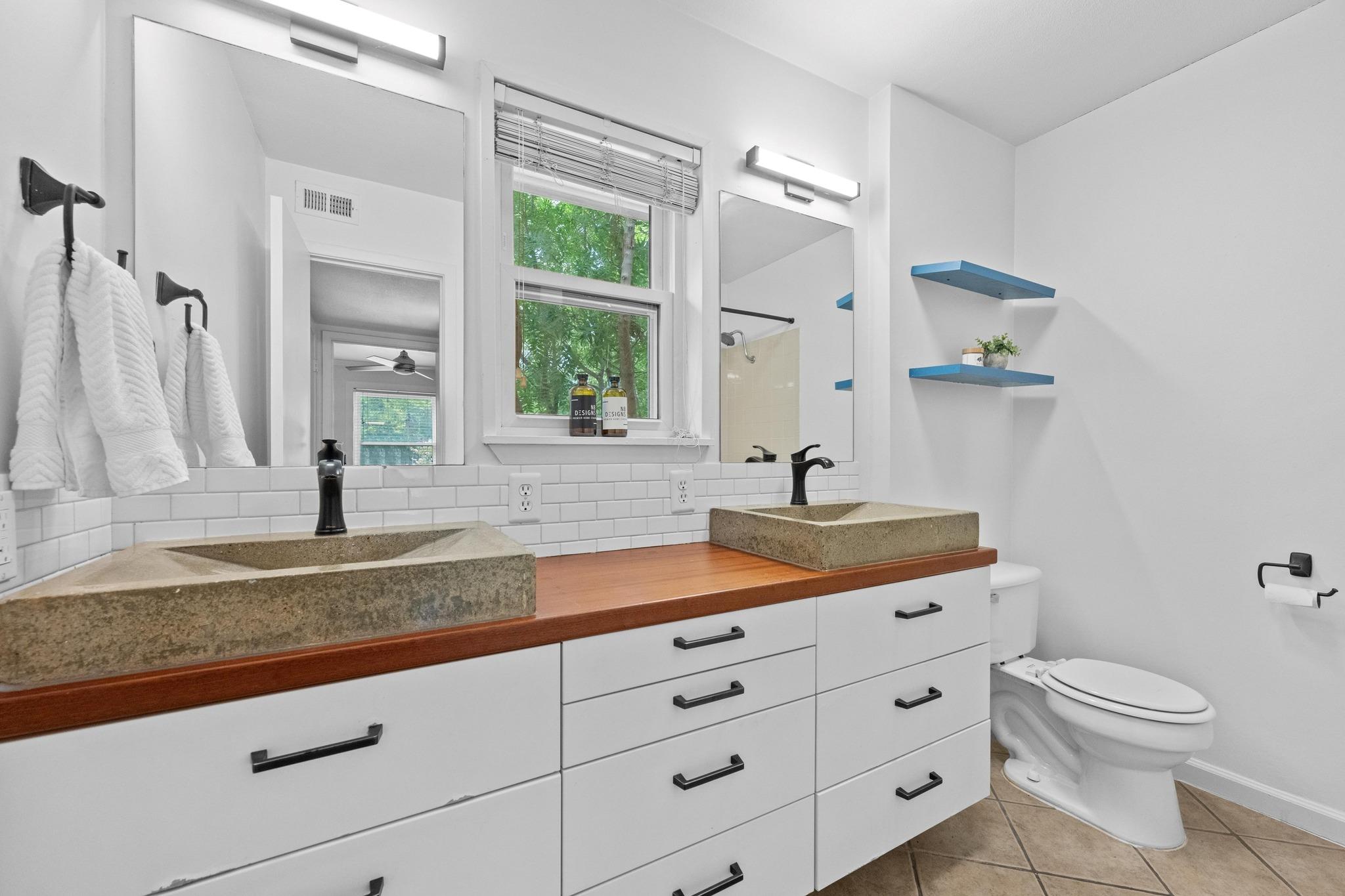 743 E Oltorf St # 203, Austin, TX 78704