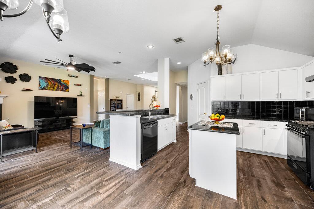14811 Bescott Dr, Austin, TX 78728