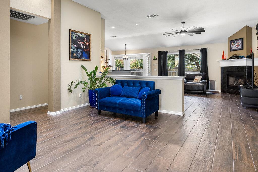 14811 Bescott Dr, Austin, TX 78728