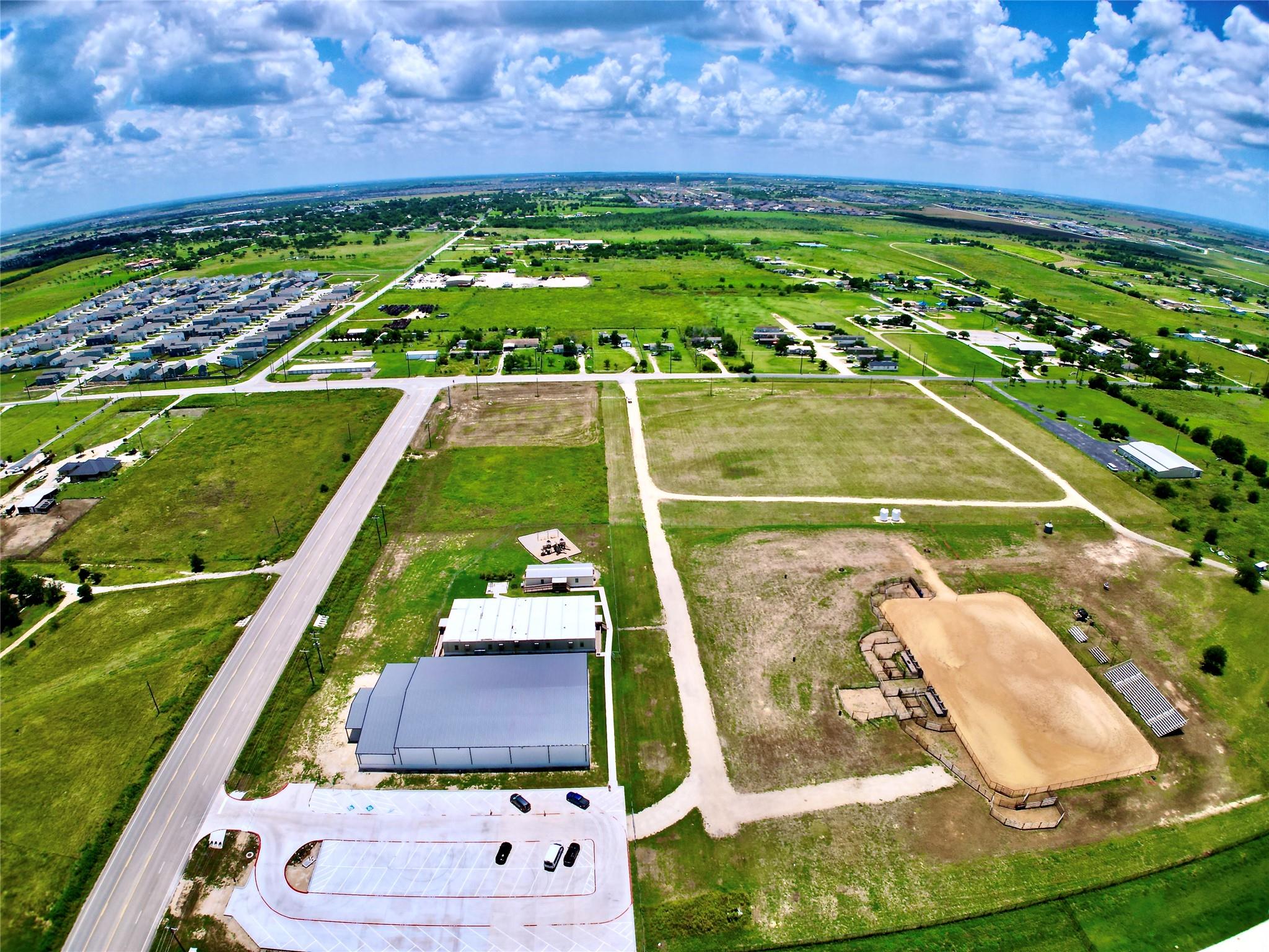 1500 County Road 305, Jarrell, TX 76537