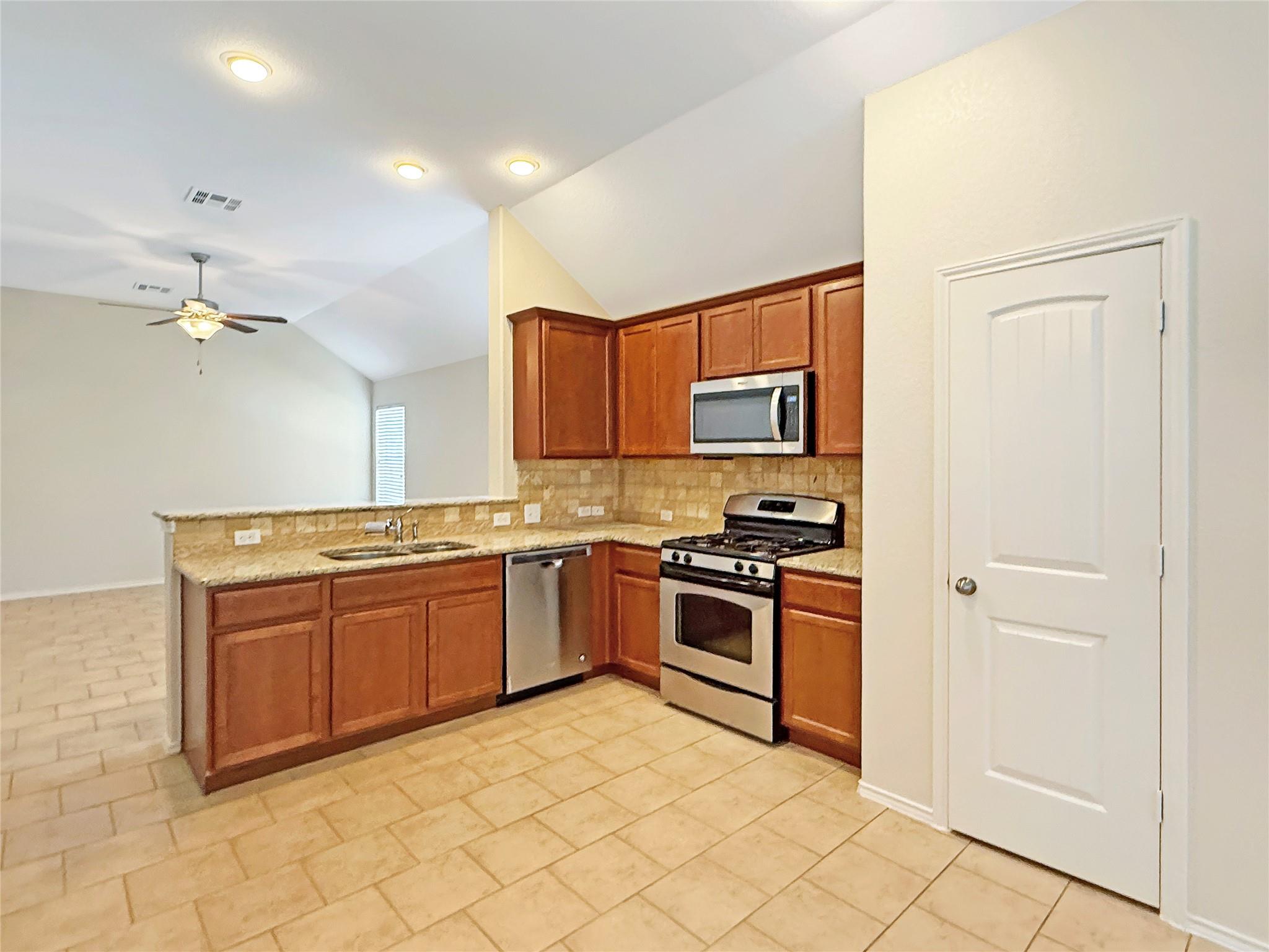 437 Travertine Trl, Buda, TX 78610