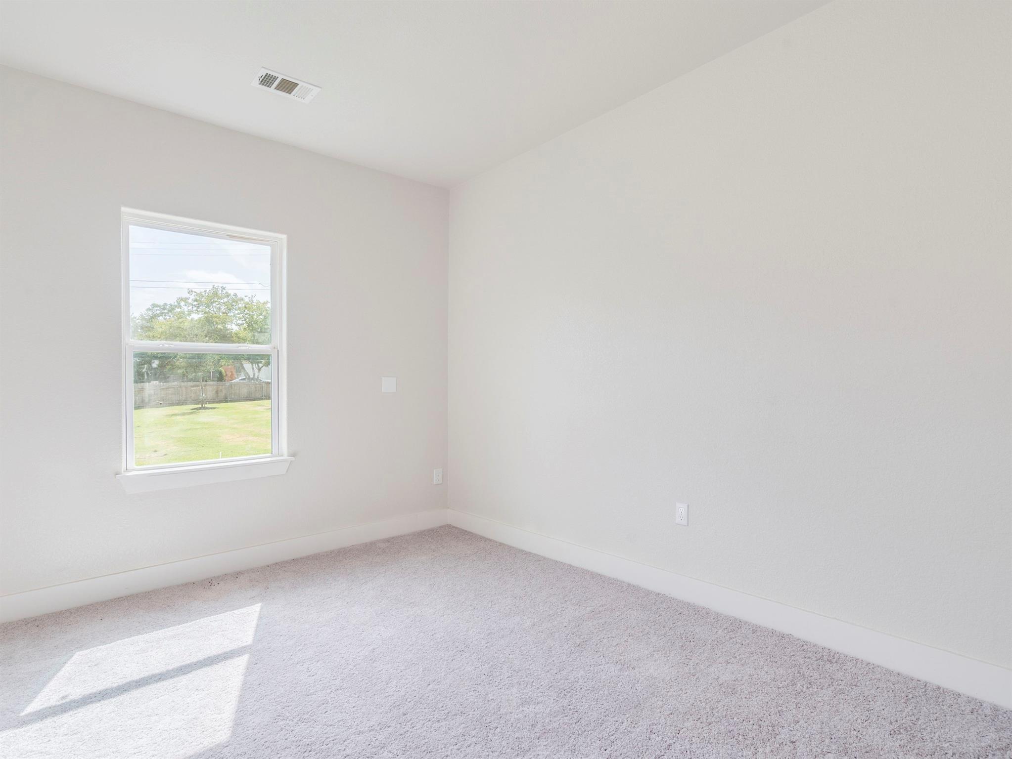 411 S Avenue B, Elgin, TX 78621