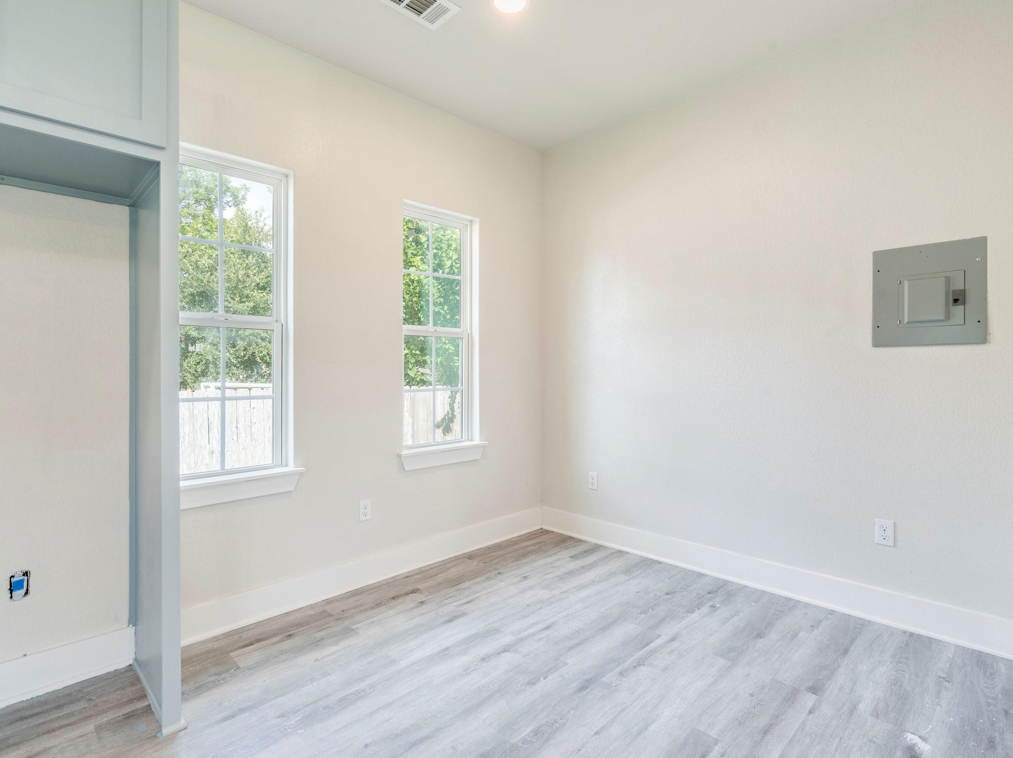 411 S Avenue B, Elgin, TX 78621
