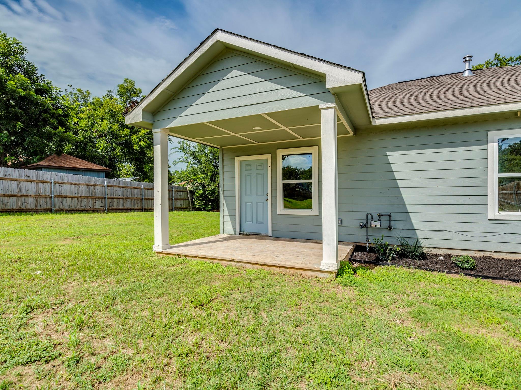 411 S Avenue B, Elgin, TX 78621
