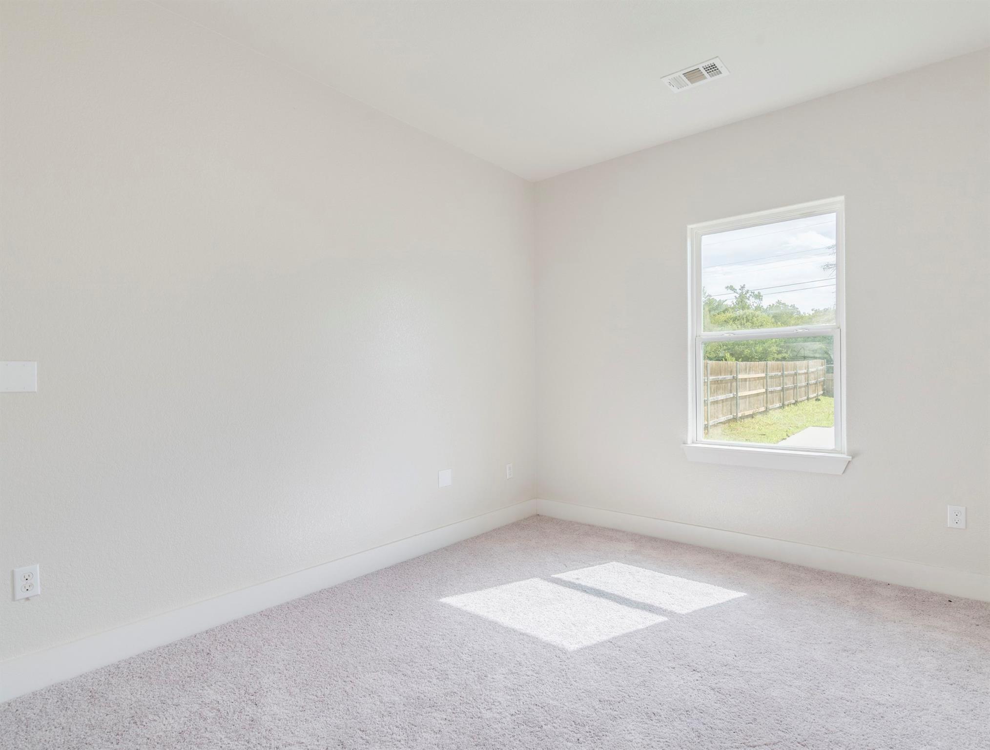 411 S Avenue B, Elgin, TX 78621