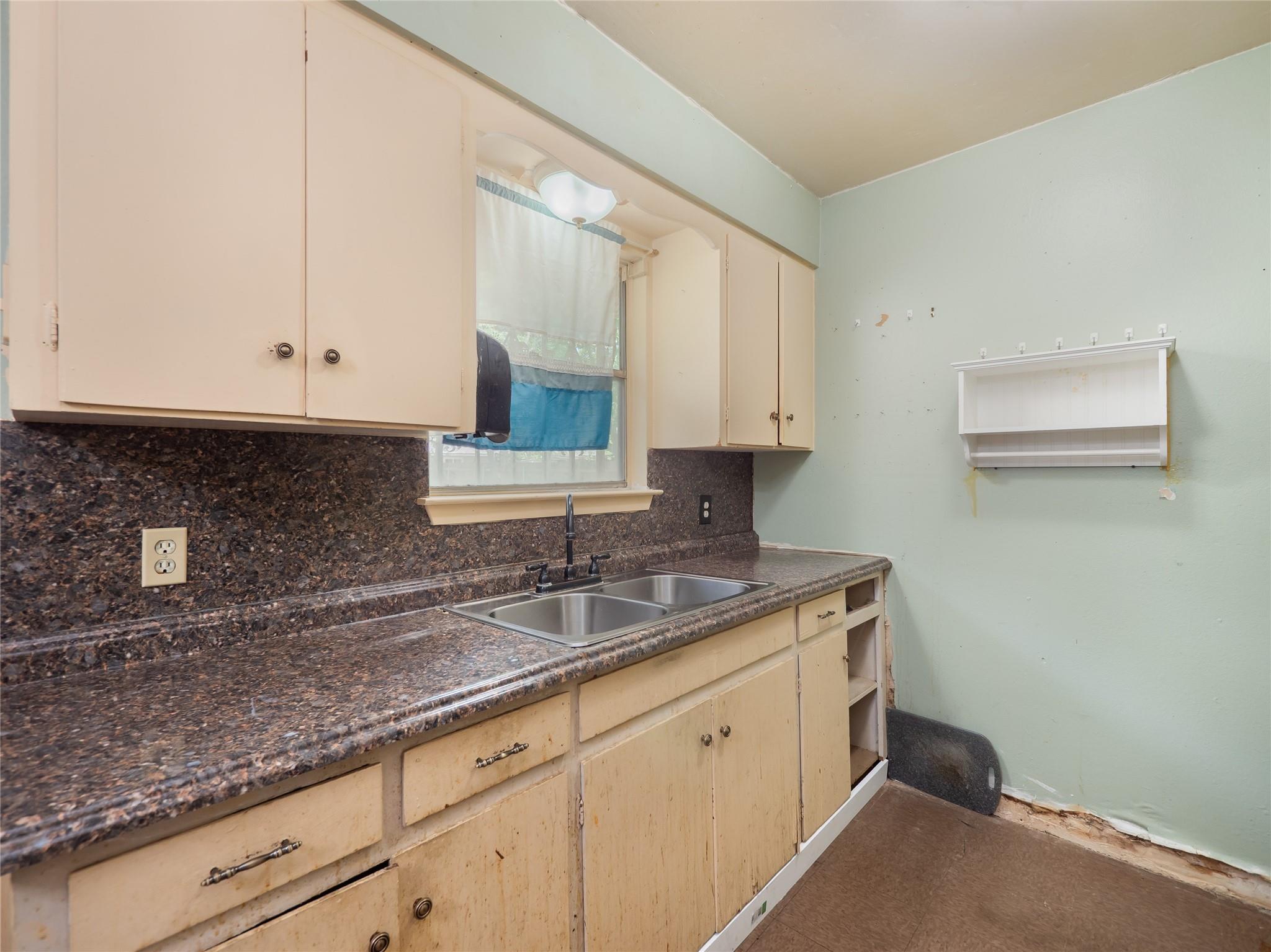 1021 Gardner Rd, Austin, TX 78721