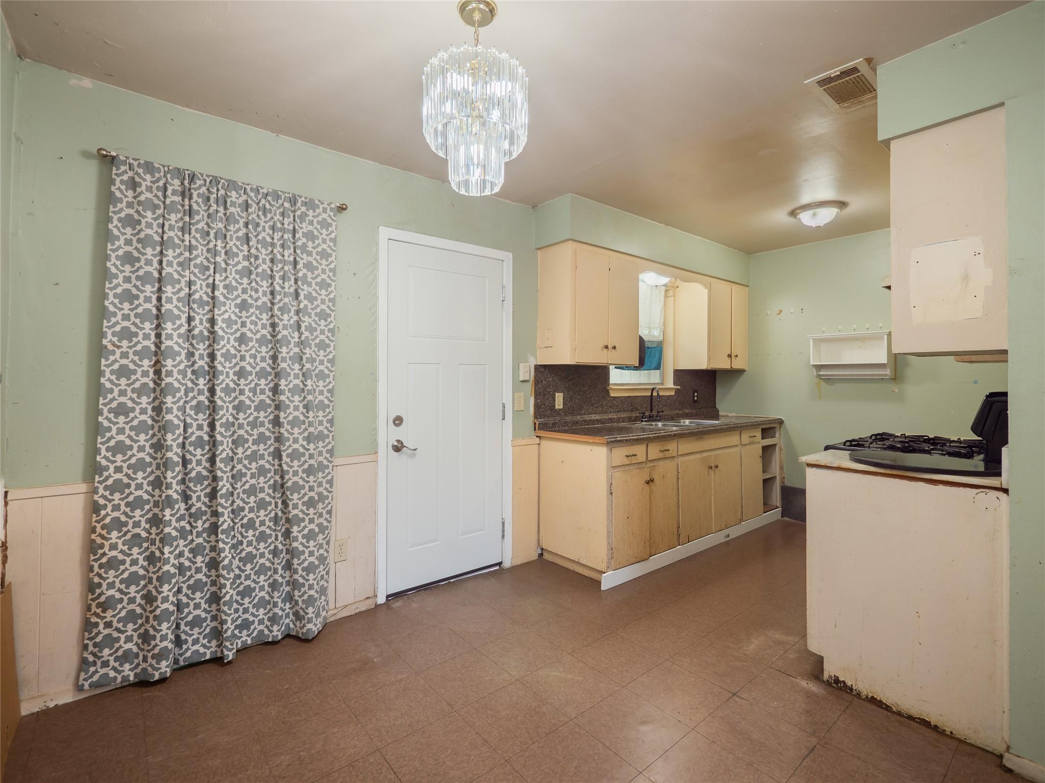 1021 Gardner Rd, Austin, TX 78721