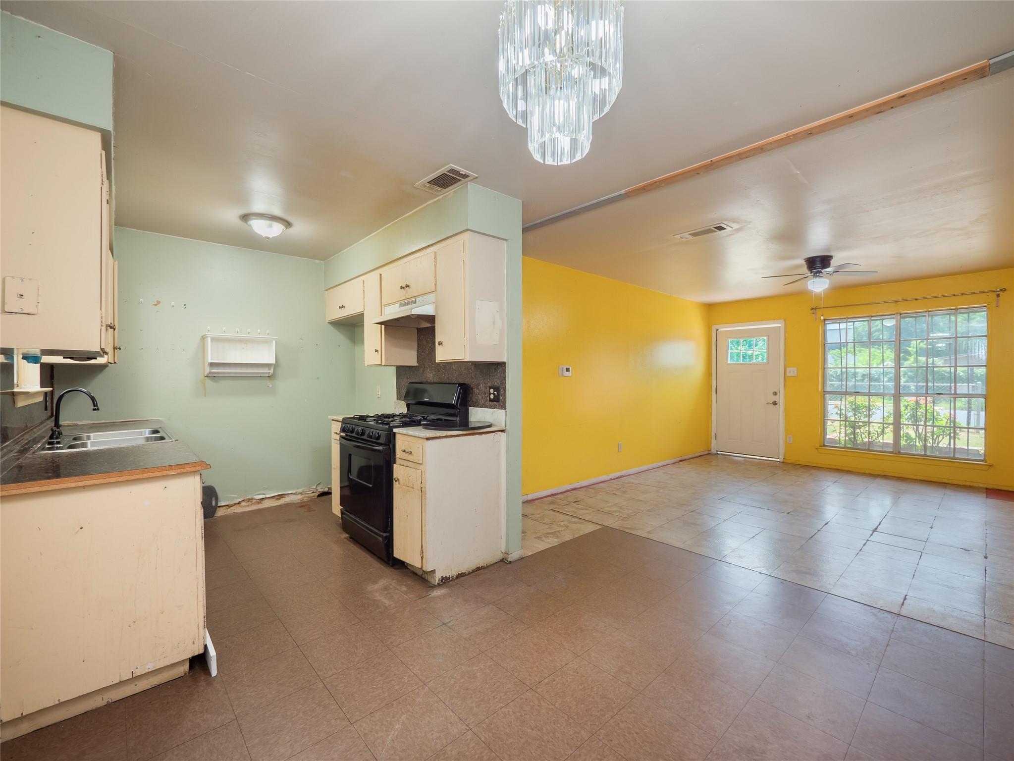 1021 Gardner Rd, Austin, TX 78721