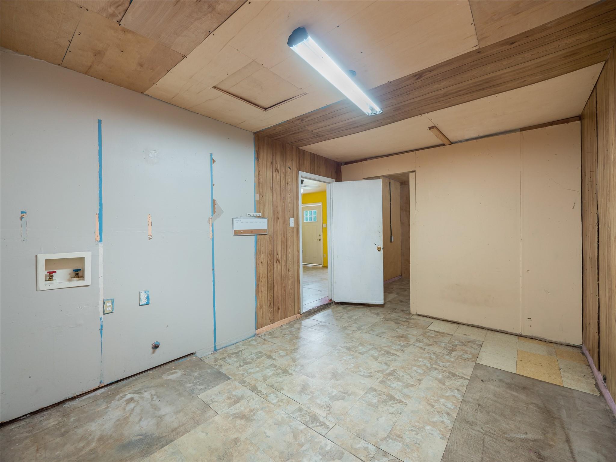 1021 Gardner Rd, Austin, TX 78721