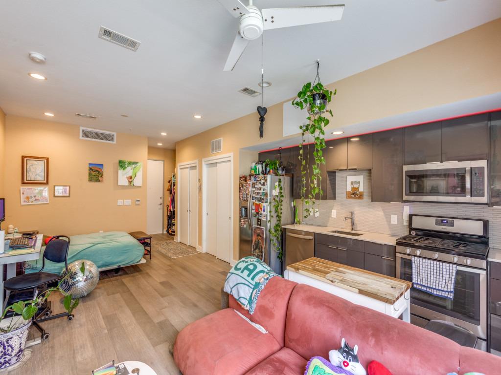 1800 E 4th St # 223, Austin, TX 78702