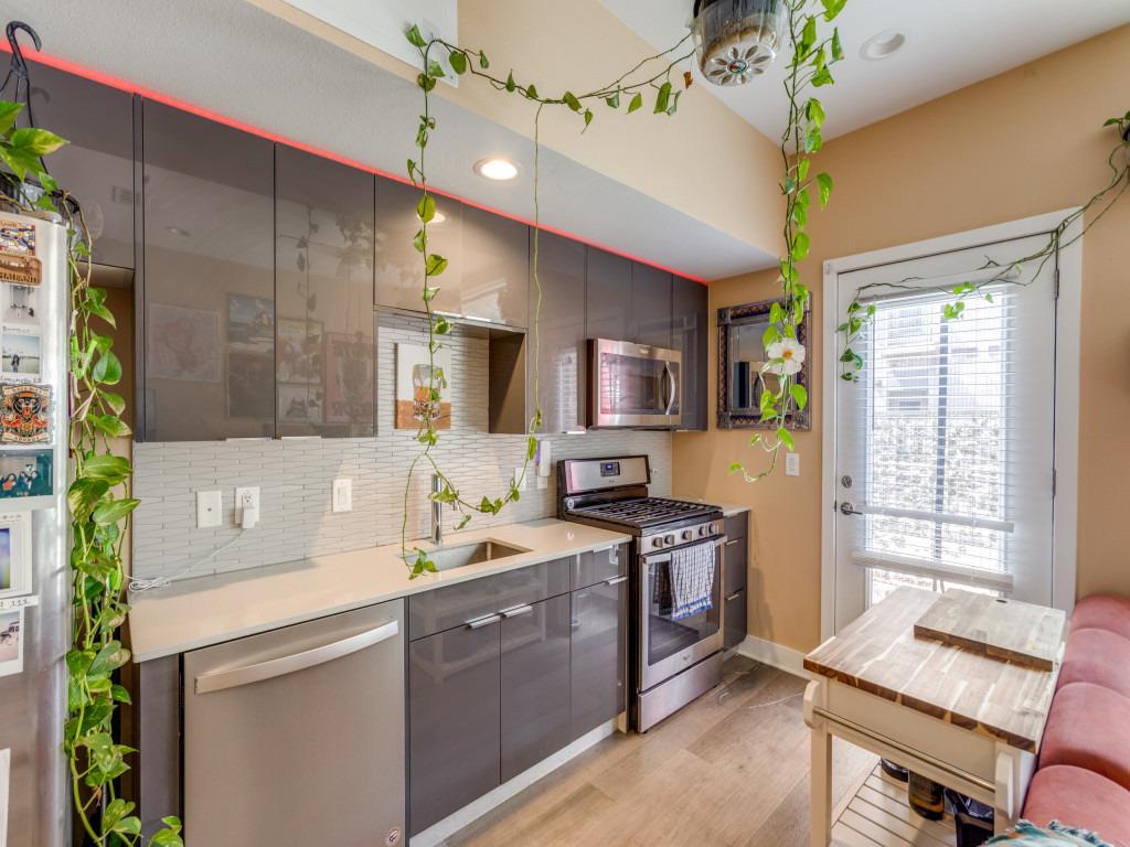 1800 E 4th St # 223, Austin, TX 78702