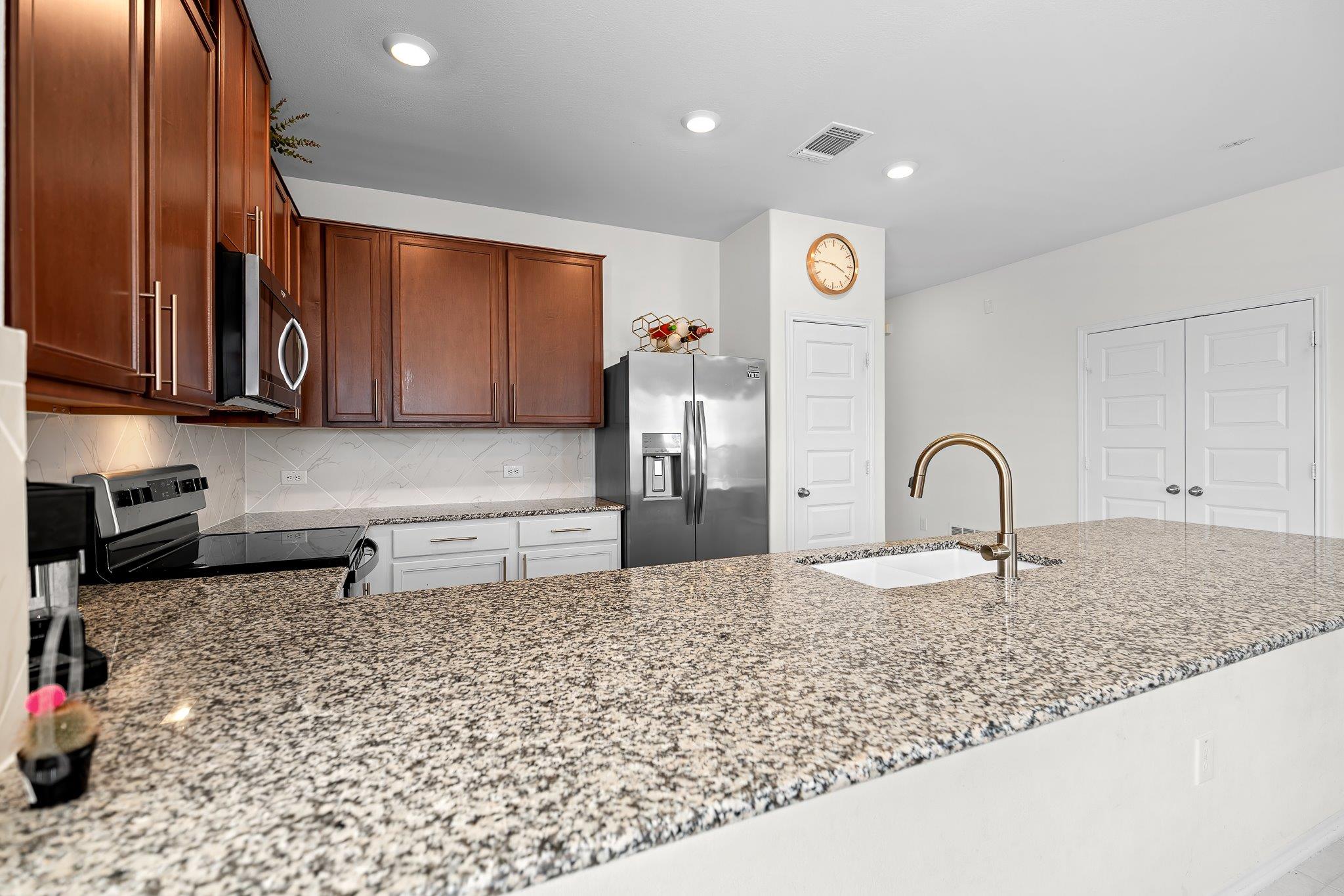 14401 Tawny Eagles Ct, Elgin, TX 78621