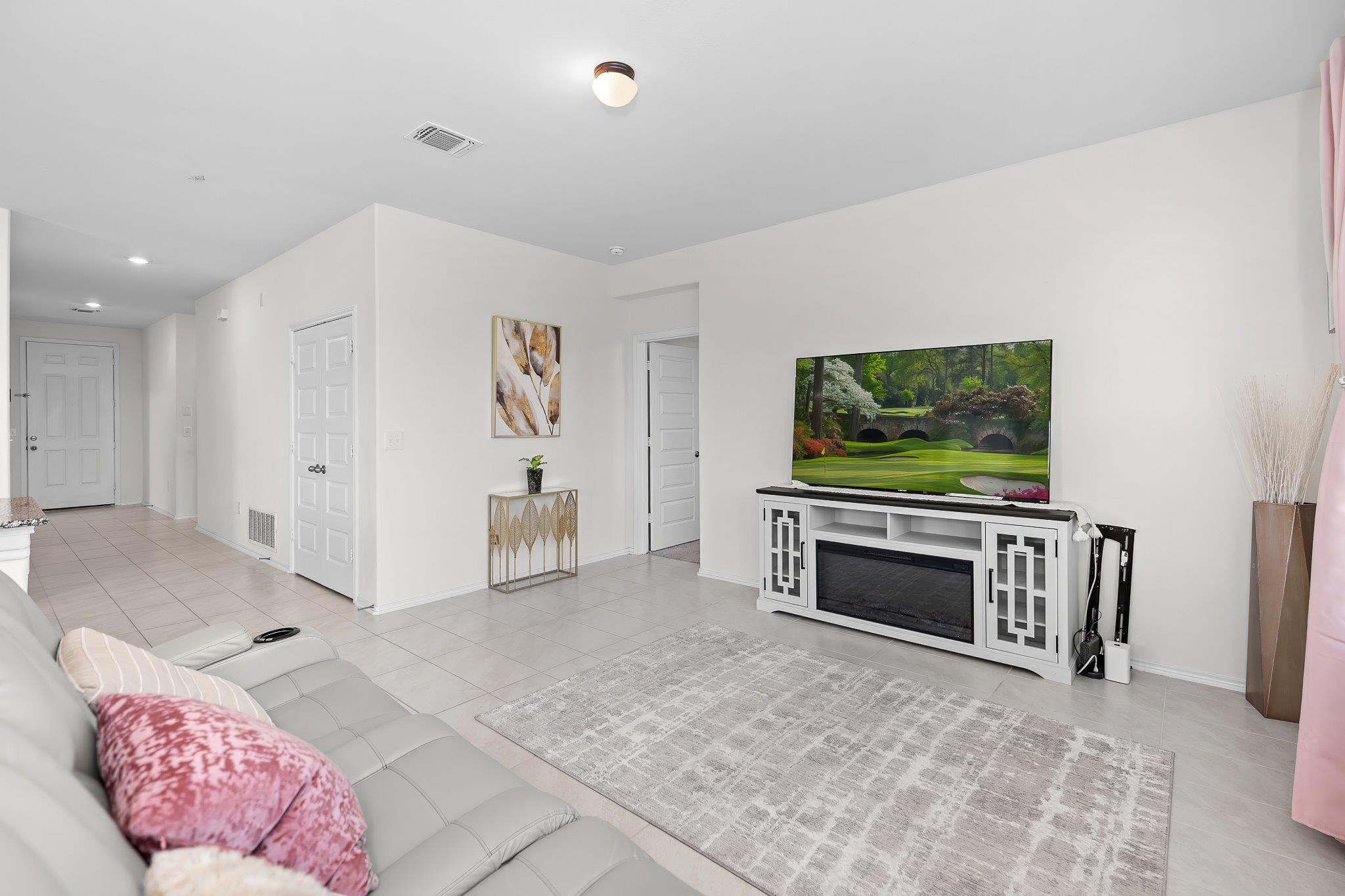 14401 Tawny Eagles Ct, Elgin, TX 78621